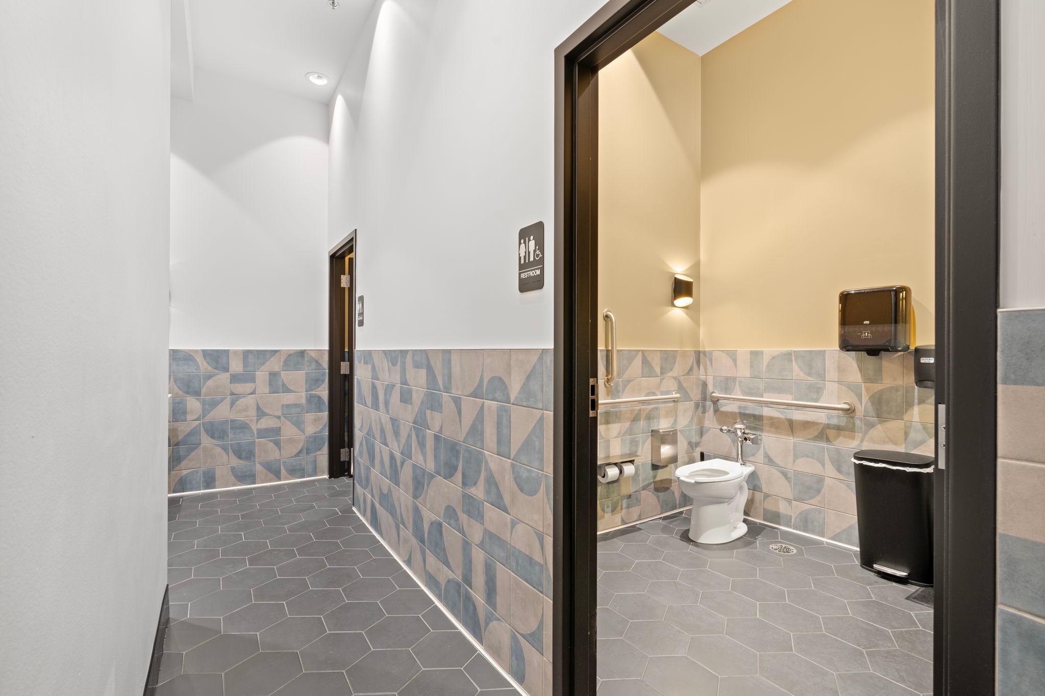 360 Saint Peter Street Unit: 4