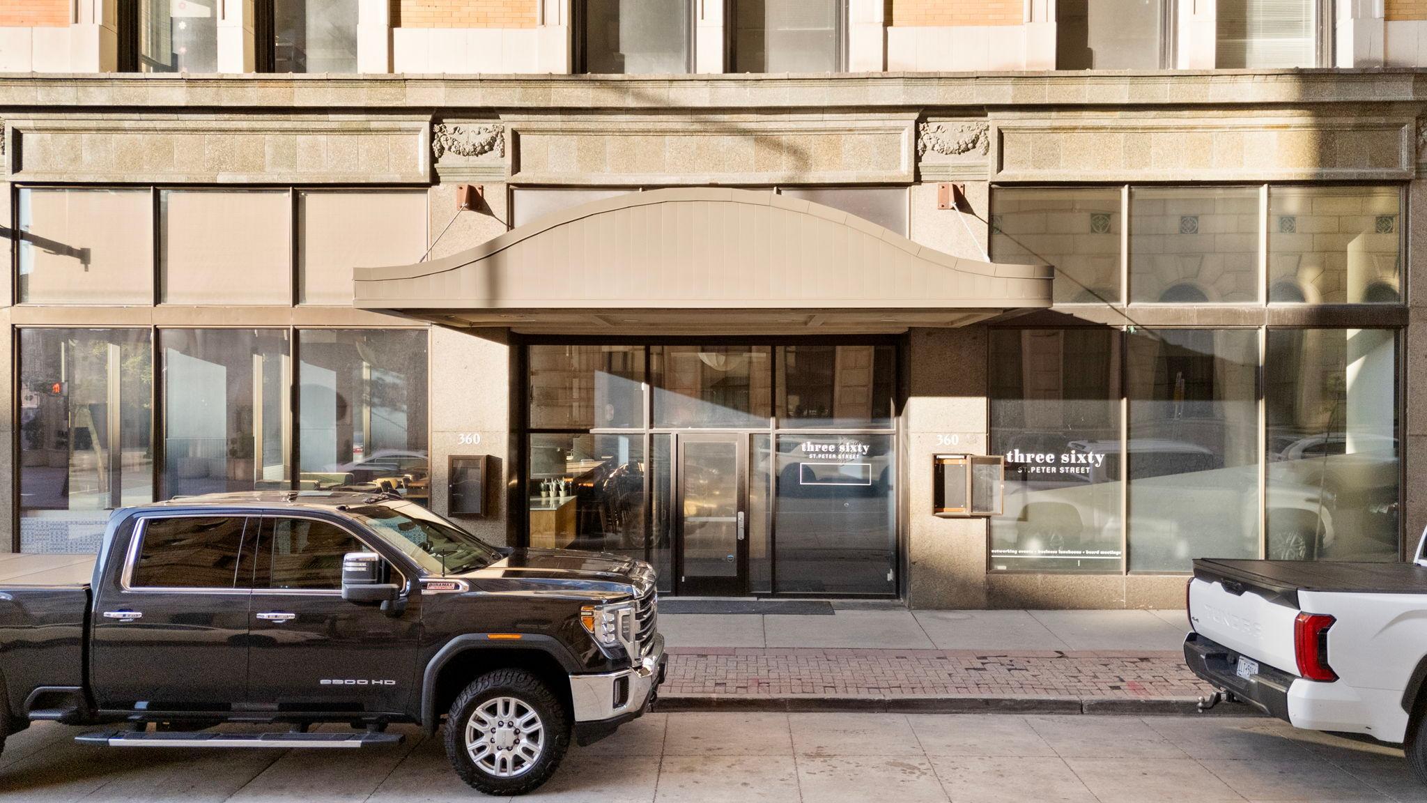 360 Saint Peter Street Unit: 4