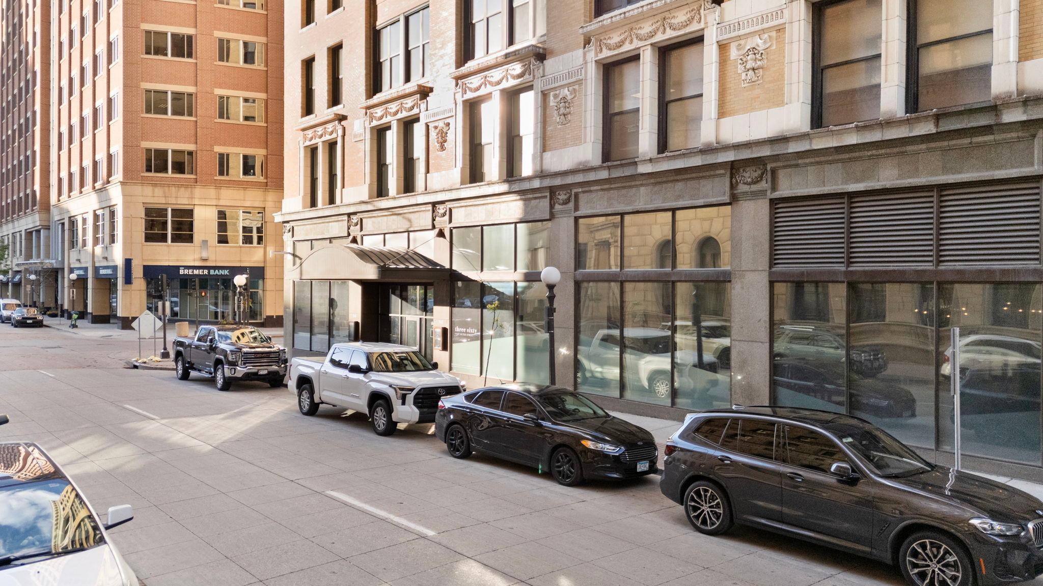 360 Saint Peter Street Unit: 4