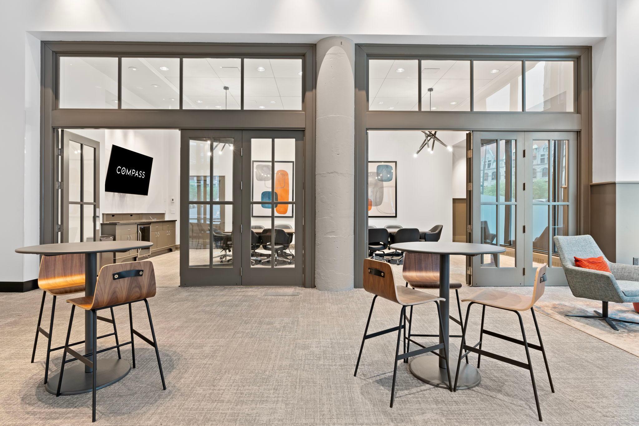 360 Saint Peter Street Unit: 4