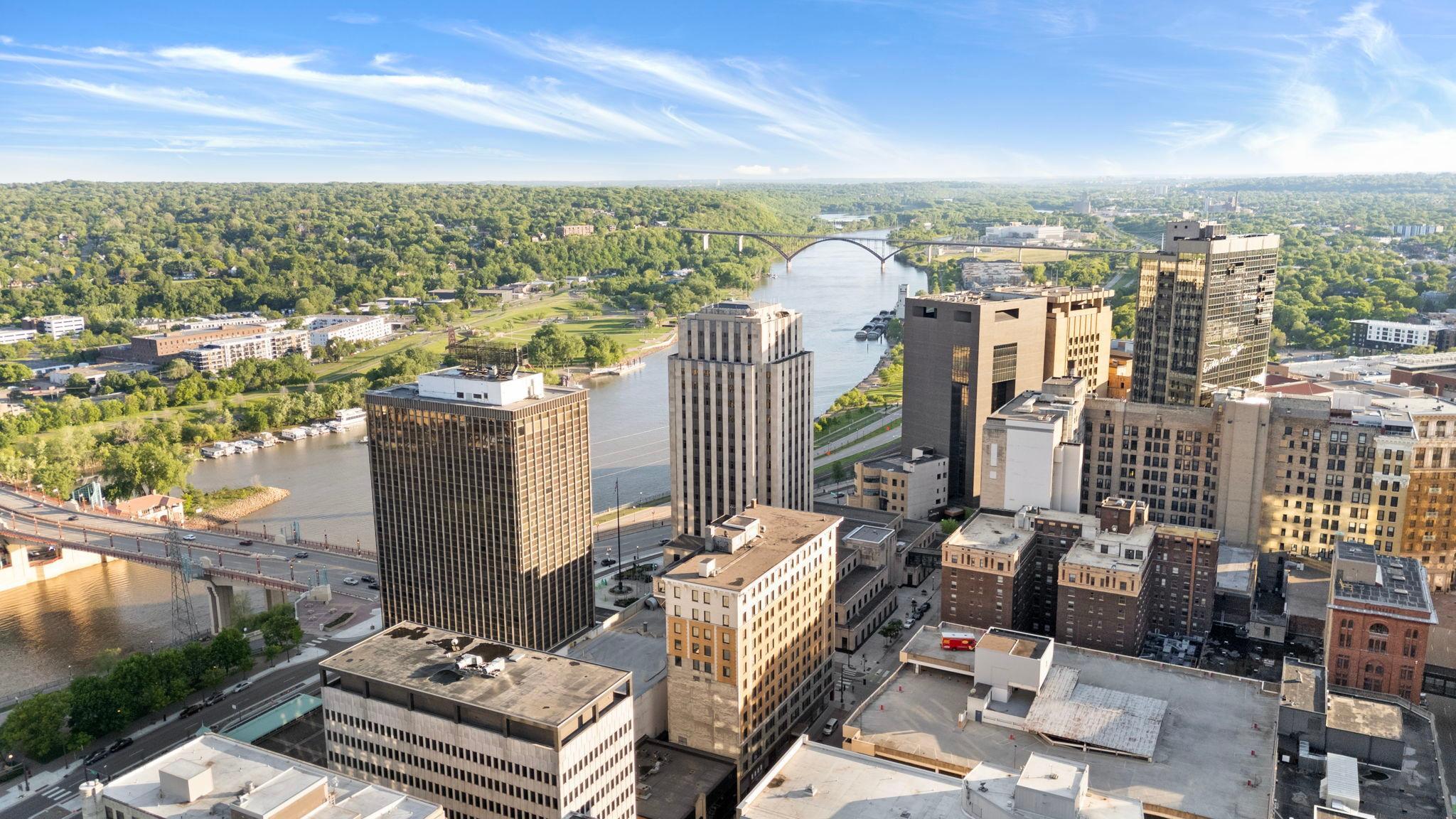 360 Saint Peter Street Unit: 4