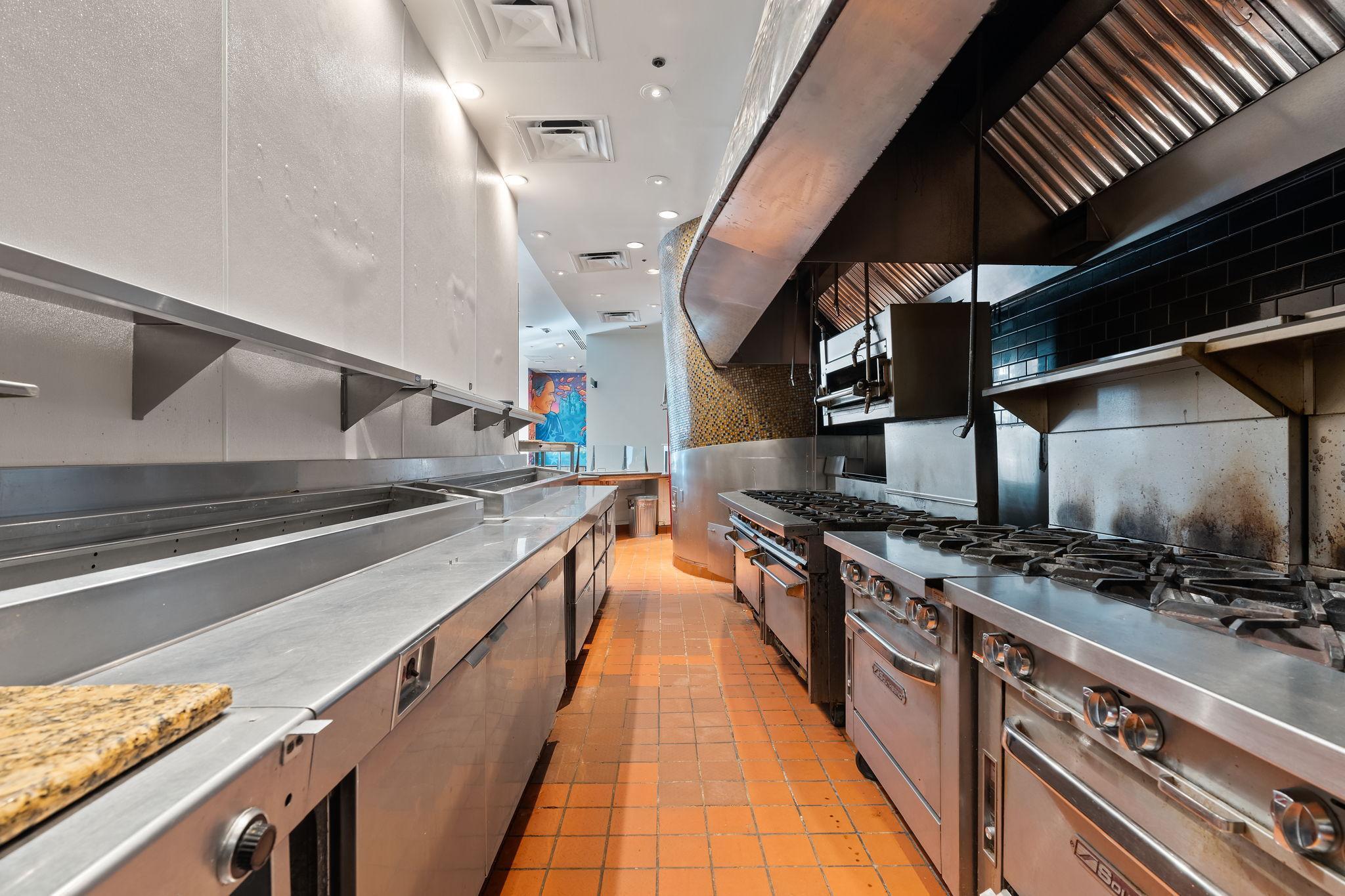 360 Saint Peter Street Unit: 4