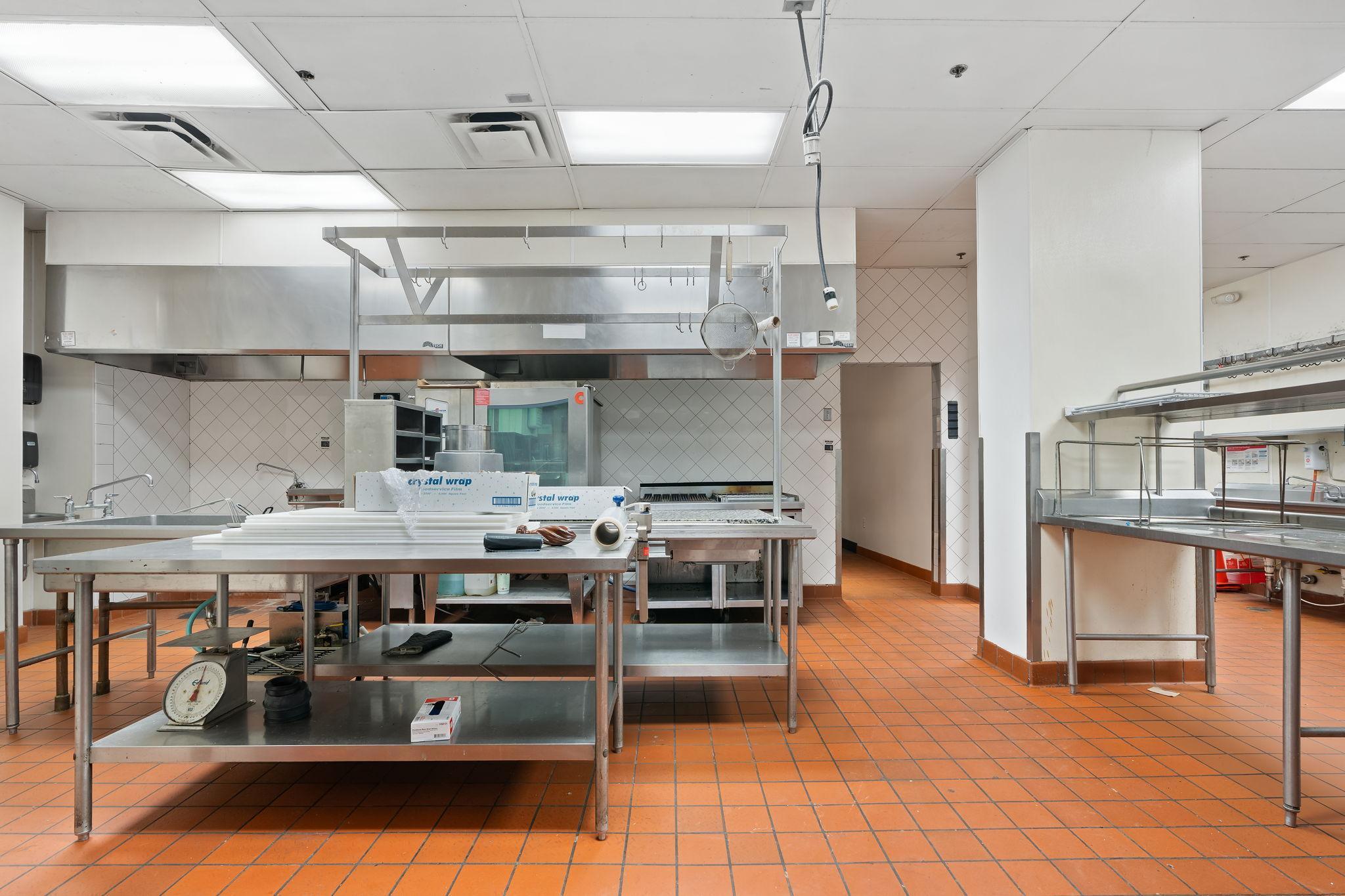 360 Saint Peter Street Unit: 4