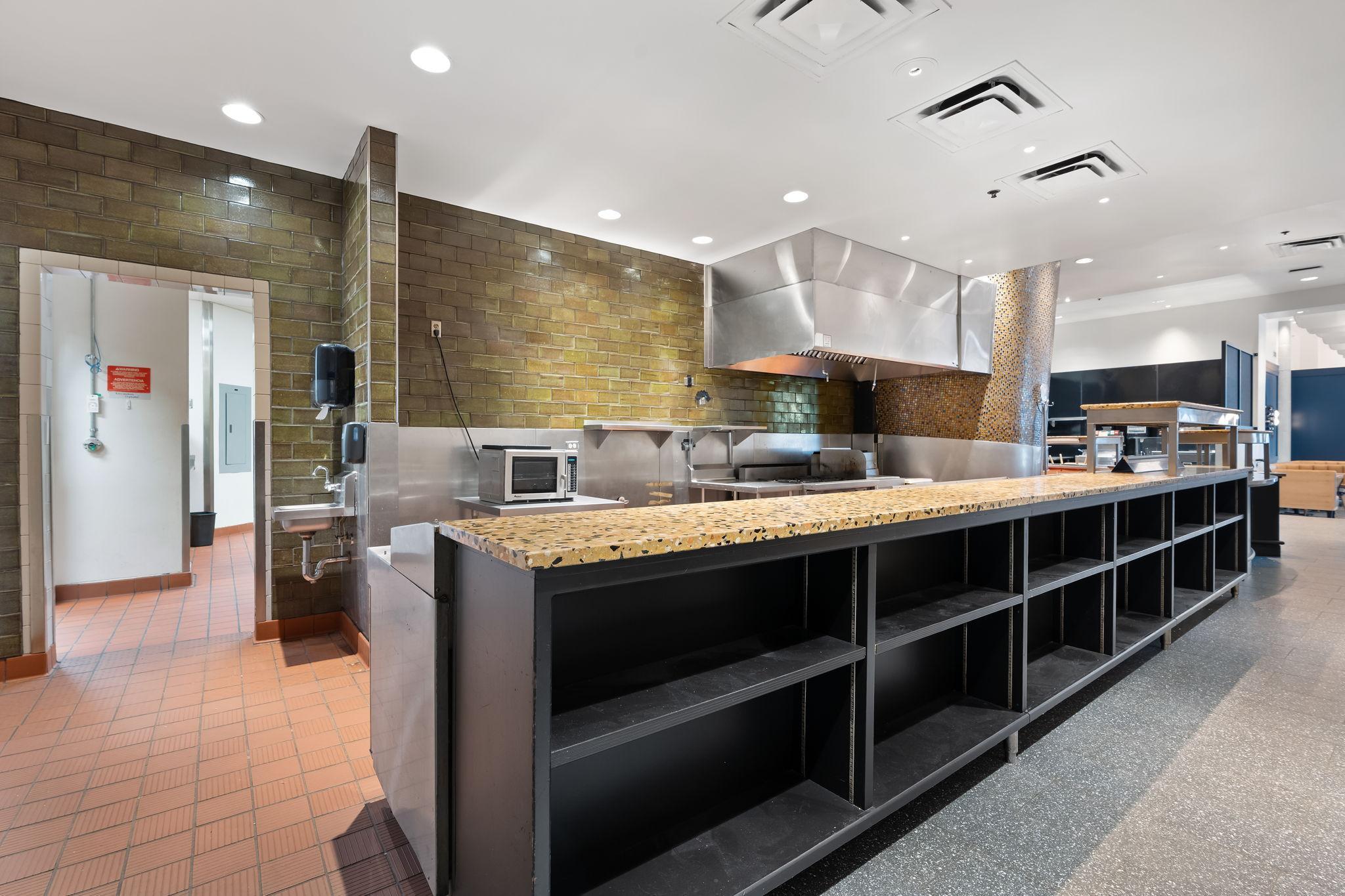 360 Saint Peter Street Unit: 4