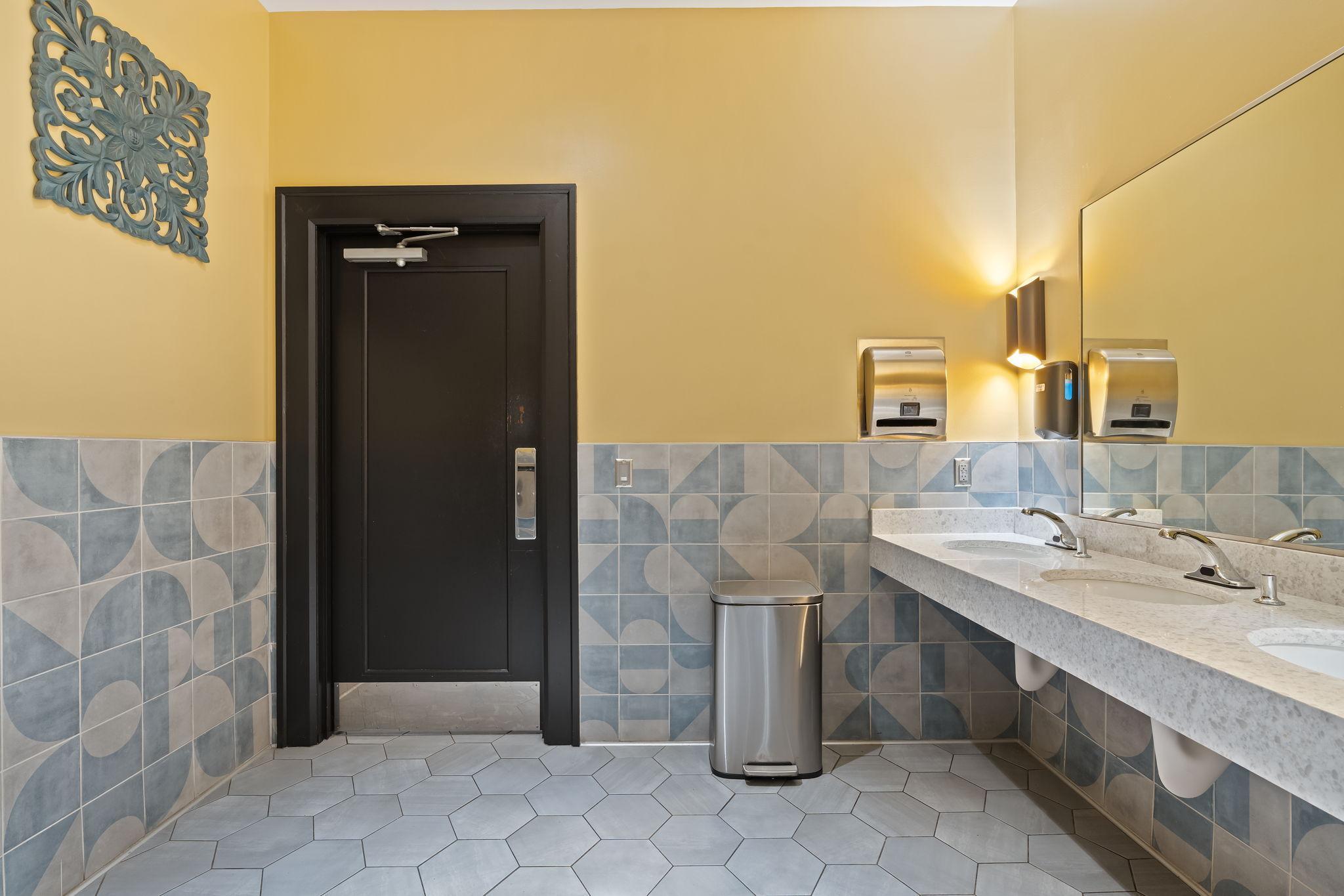 360 Saint Peter Street Unit: 4