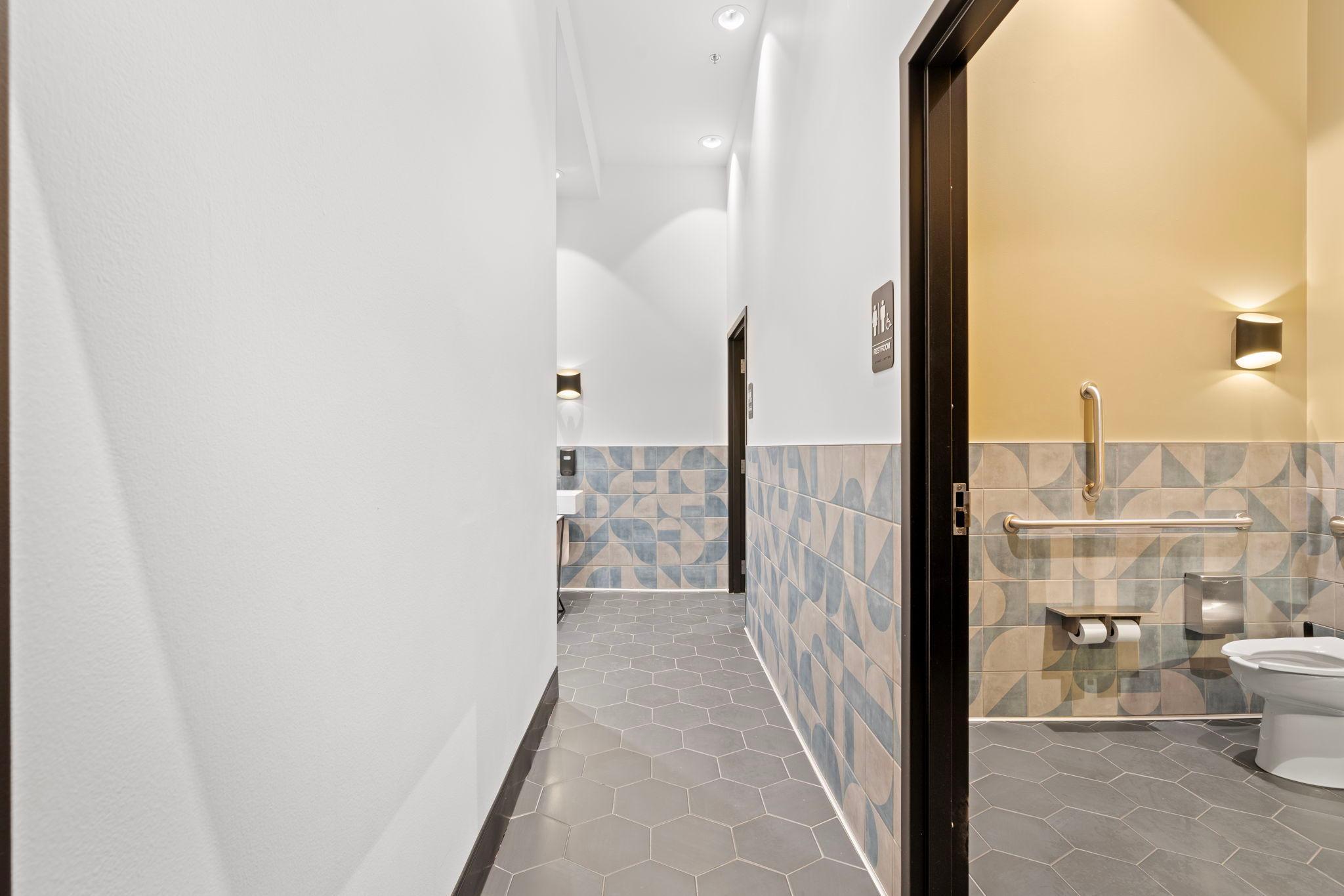 360 Saint Peter Street Unit: 4