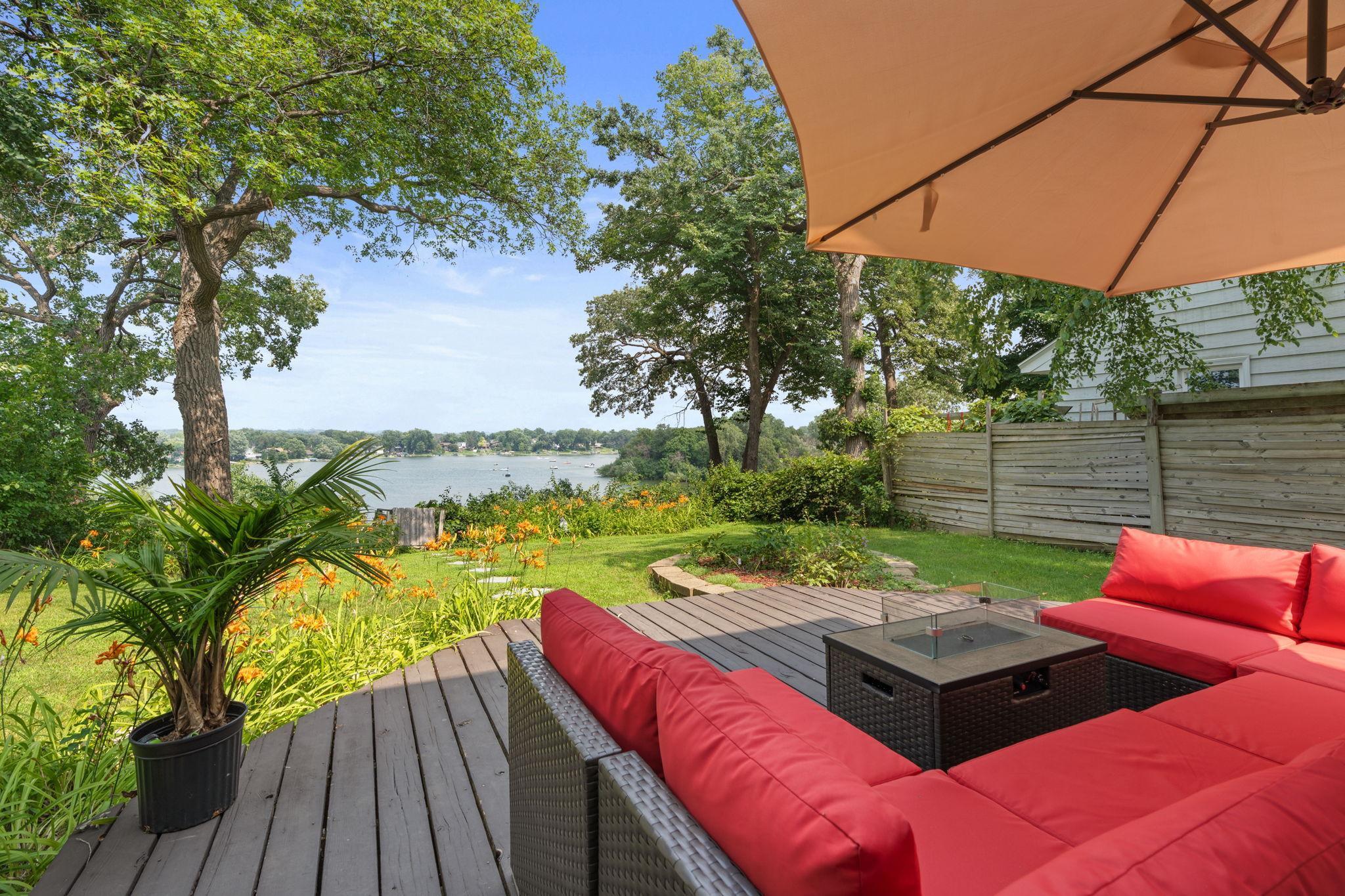 1701 W Medicine Lake Drive