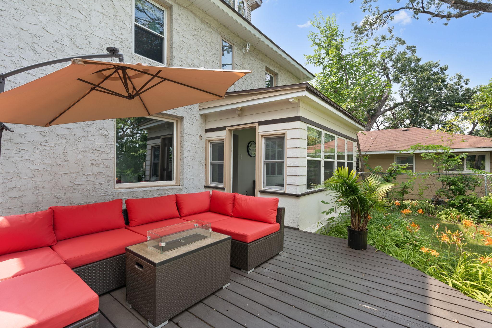 1701 W Medicine Lake Drive
