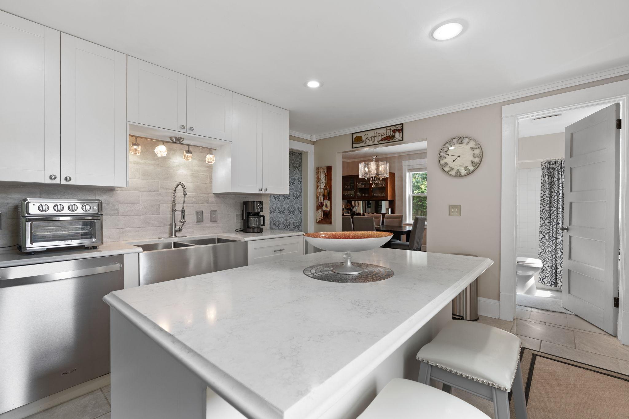 1701 W Medicine Lake Drive