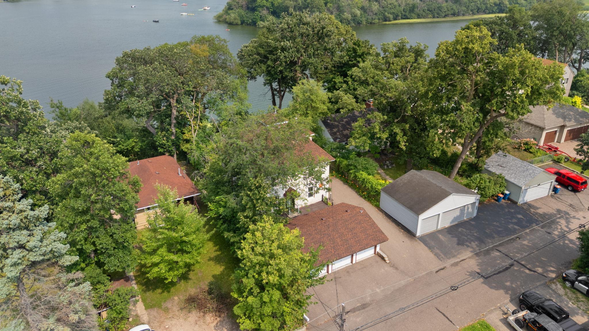 1701 W Medicine Lake Drive
