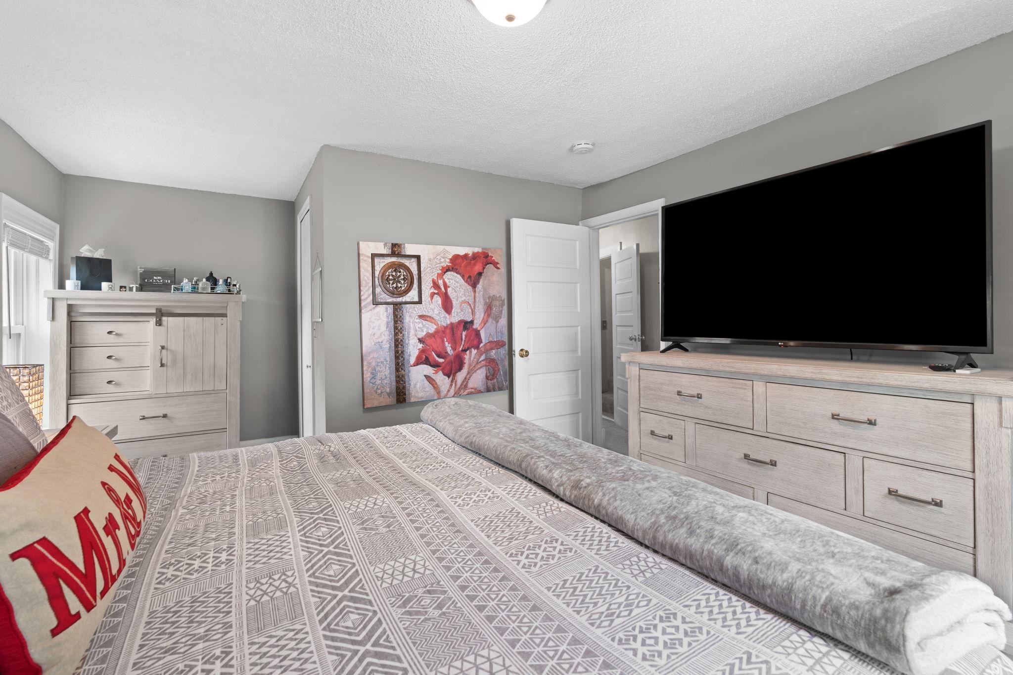 1701 W Medicine Lake Drive