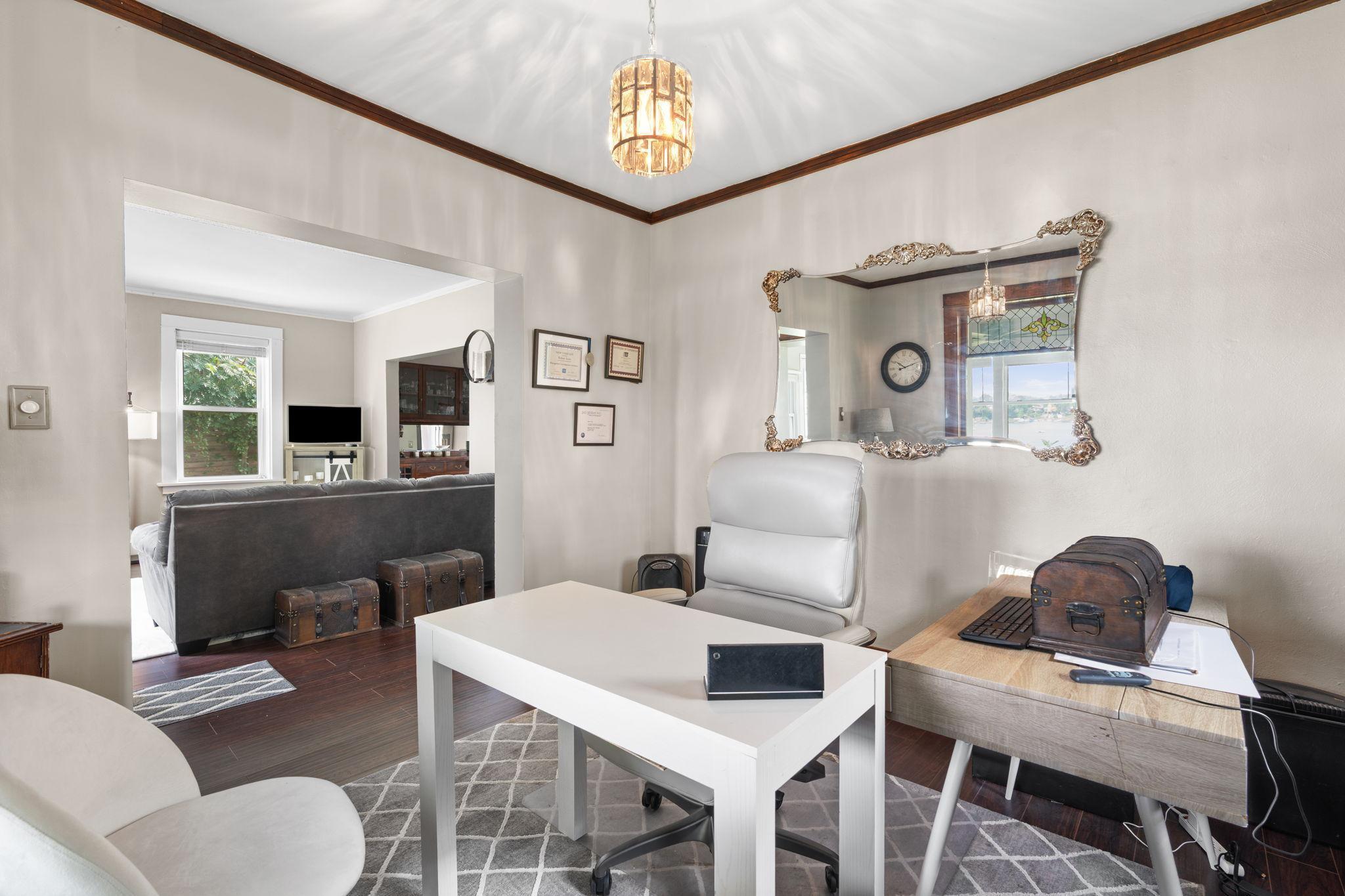 1701 W Medicine Lake Drive