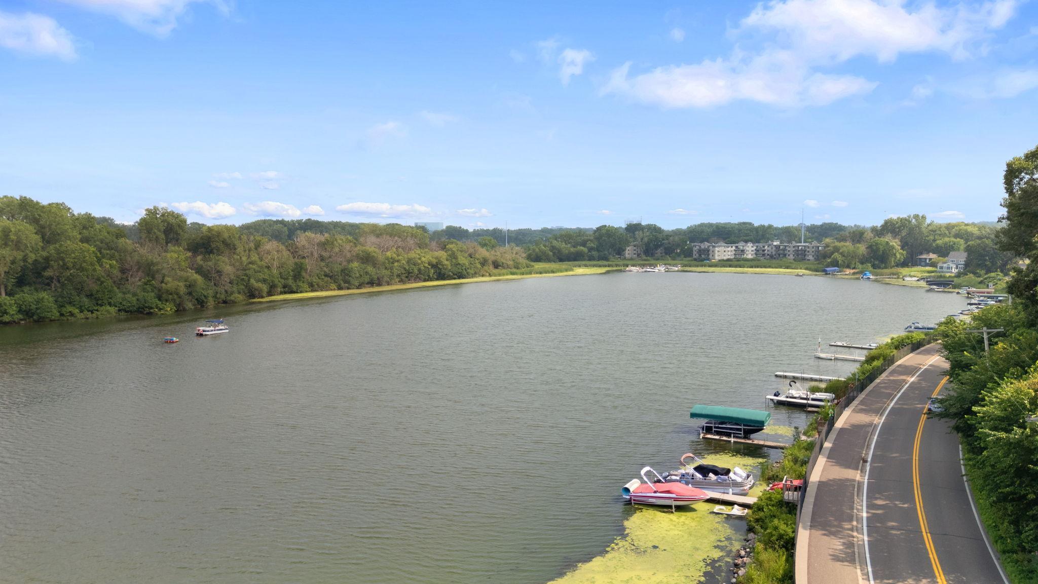 1701 W Medicine Lake Drive