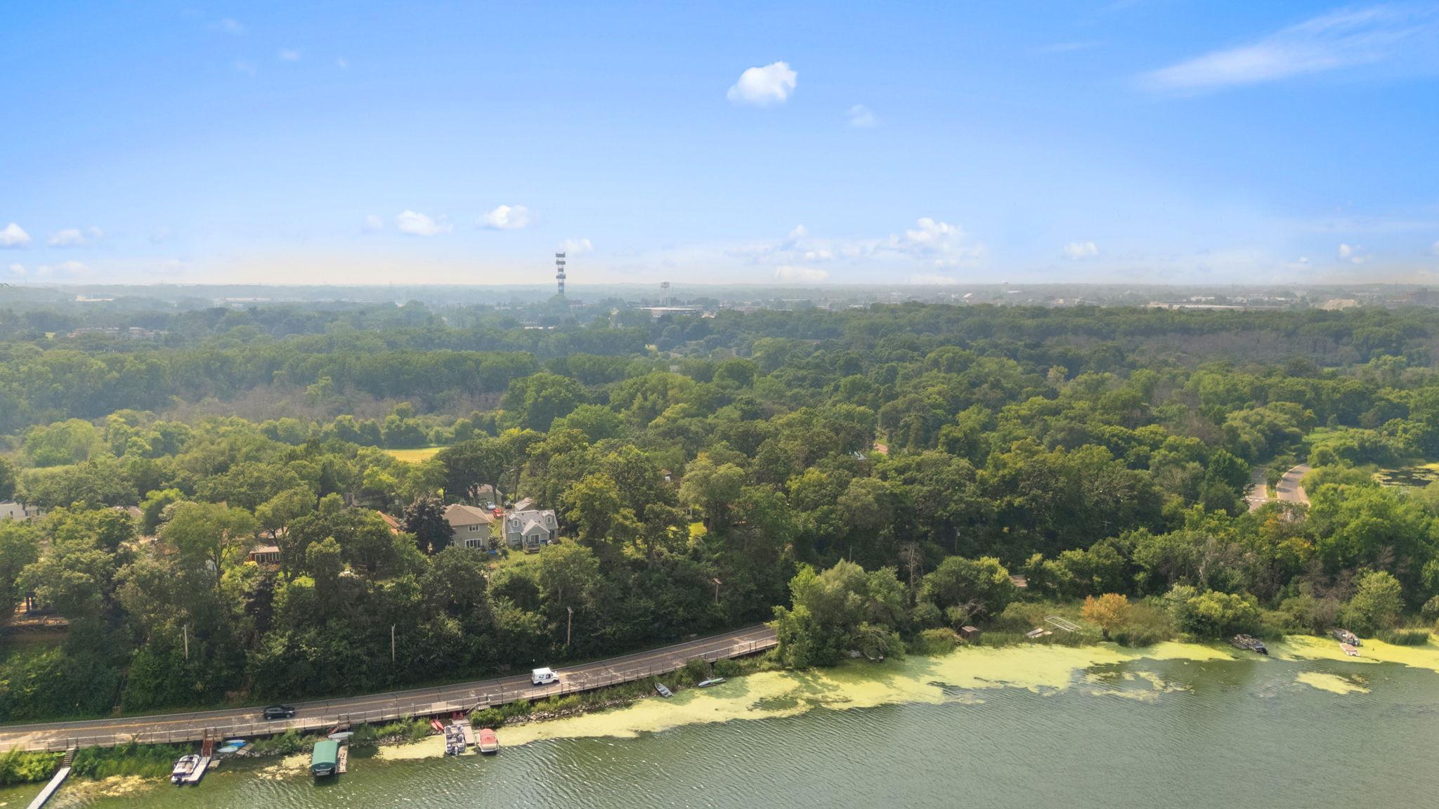 1701 W Medicine Lake Drive