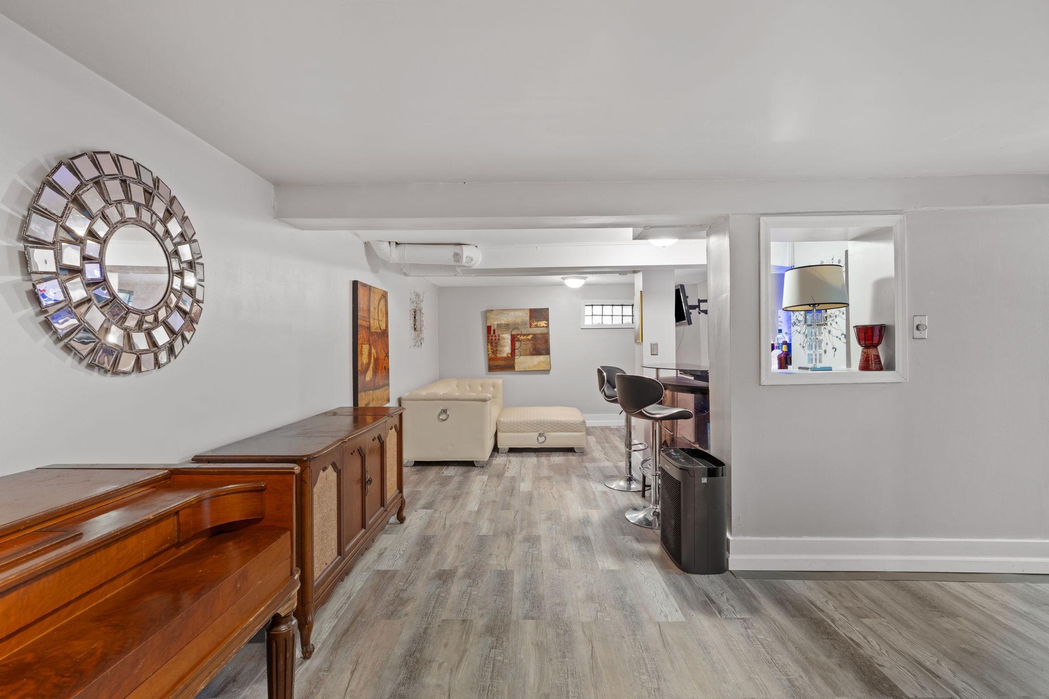 1701 W Medicine Lake Drive