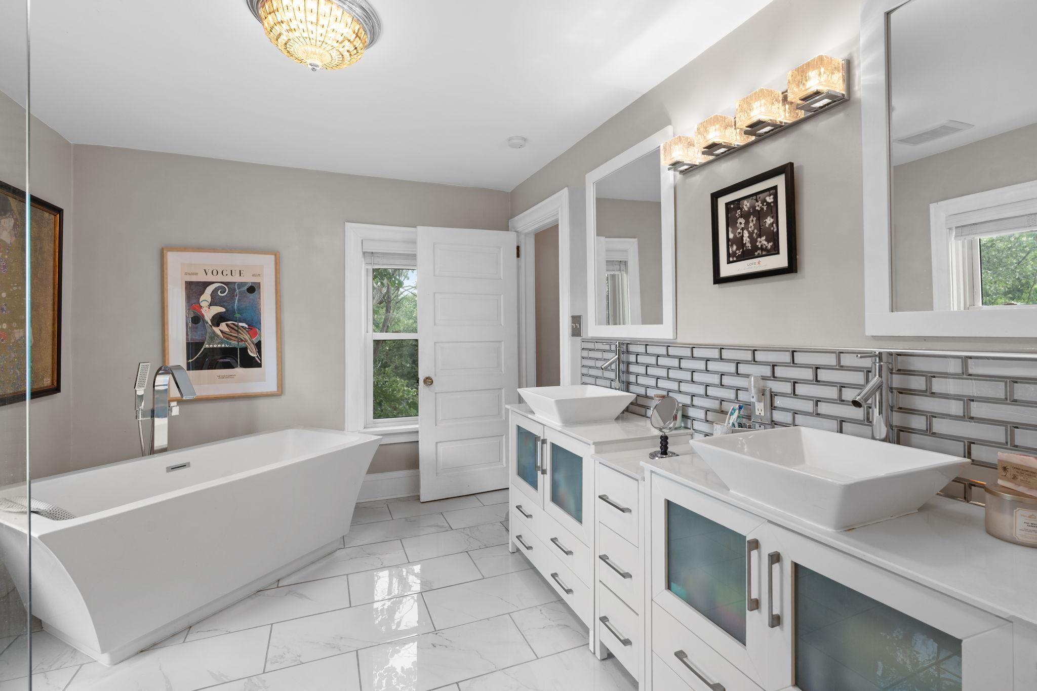1701 W Medicine Lake Drive