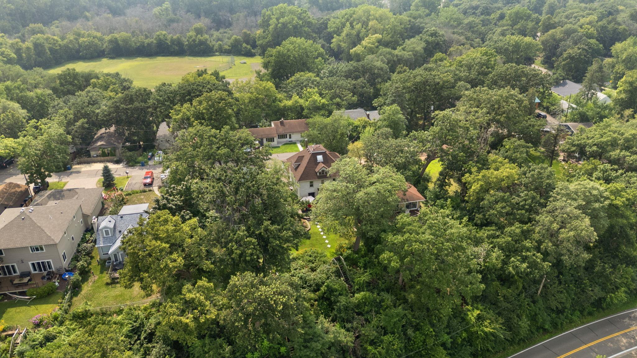 1701 W Medicine Lake Drive