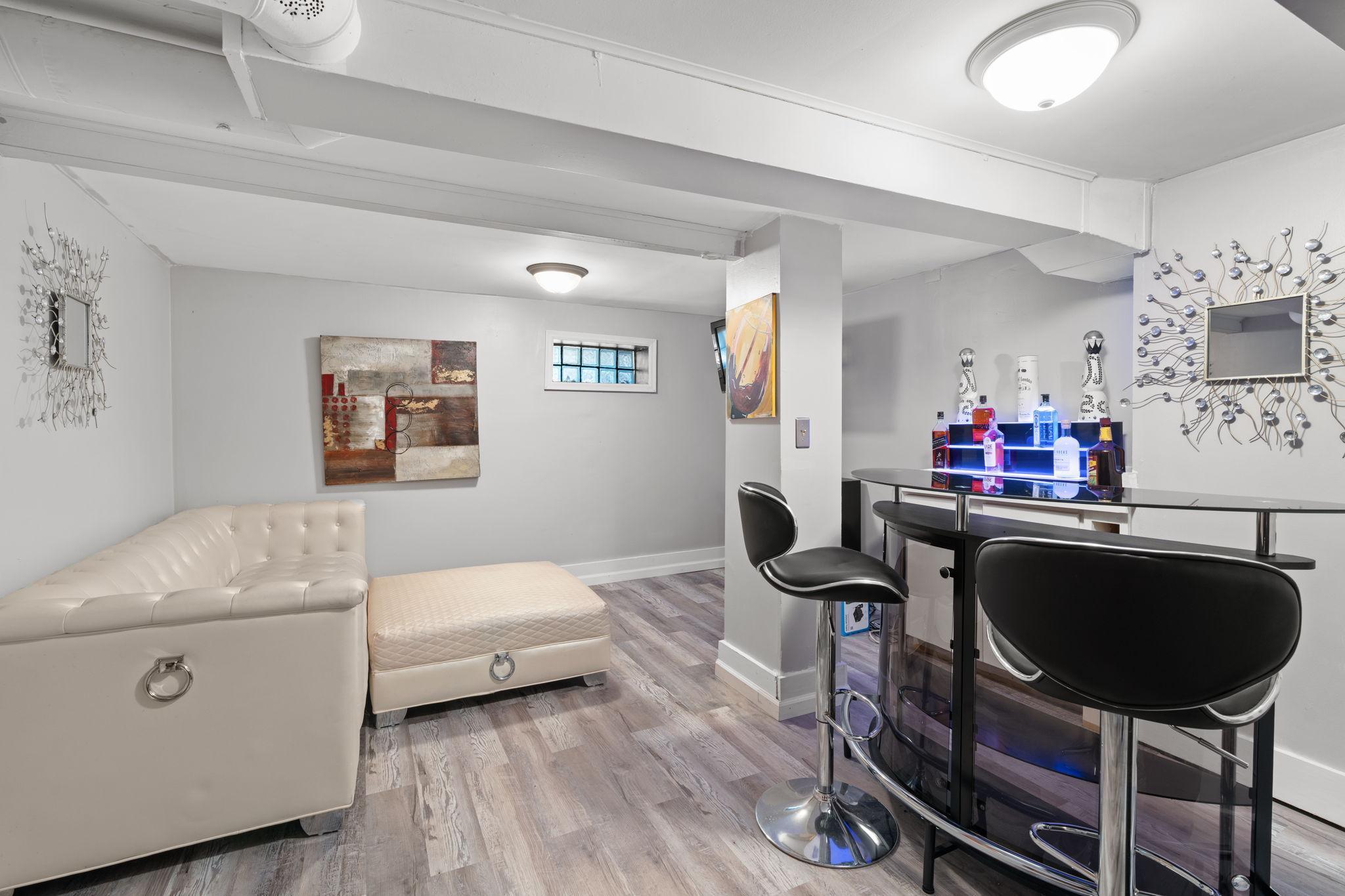 1701 W Medicine Lake Drive