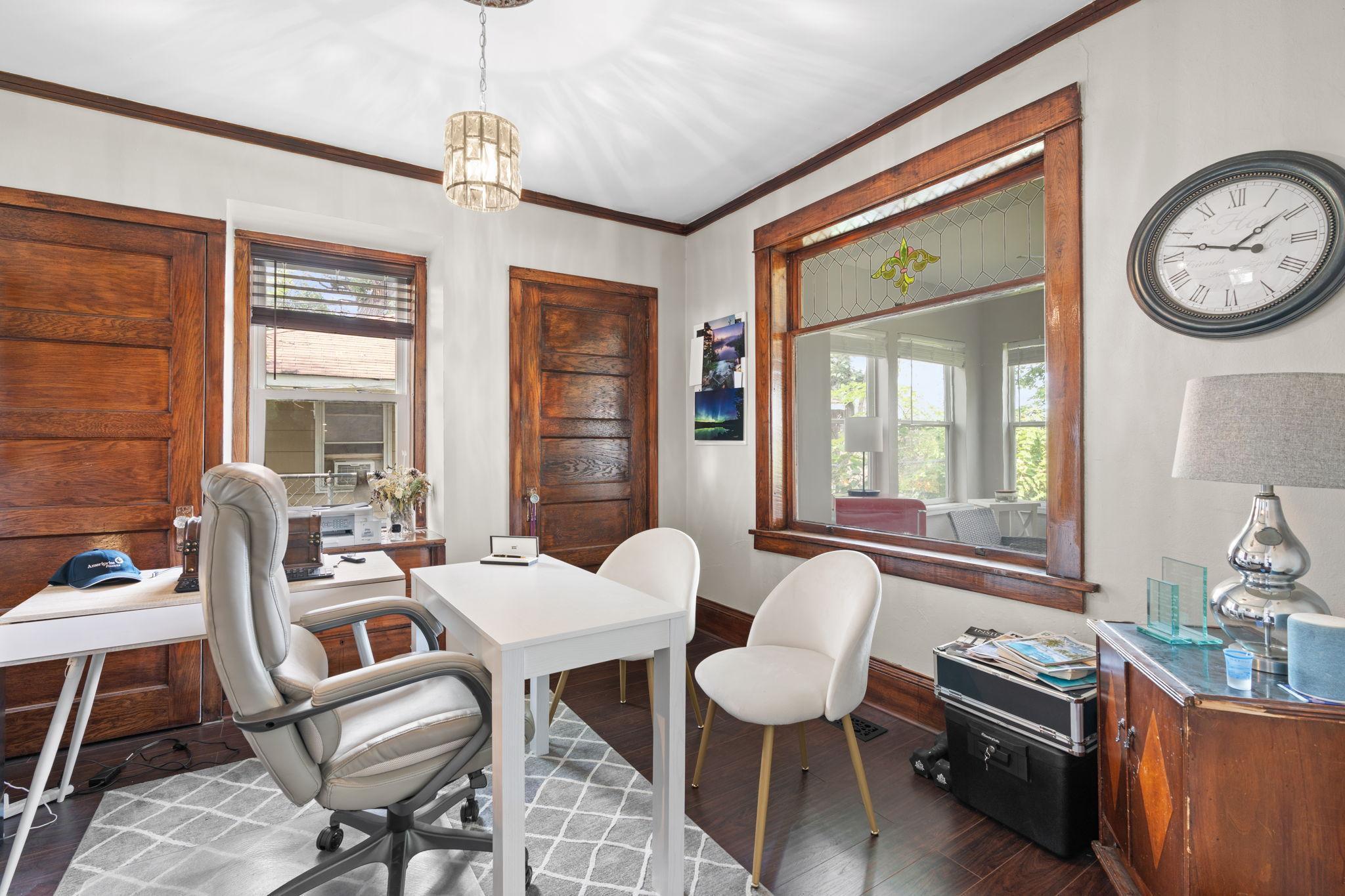 1701 W Medicine Lake Drive