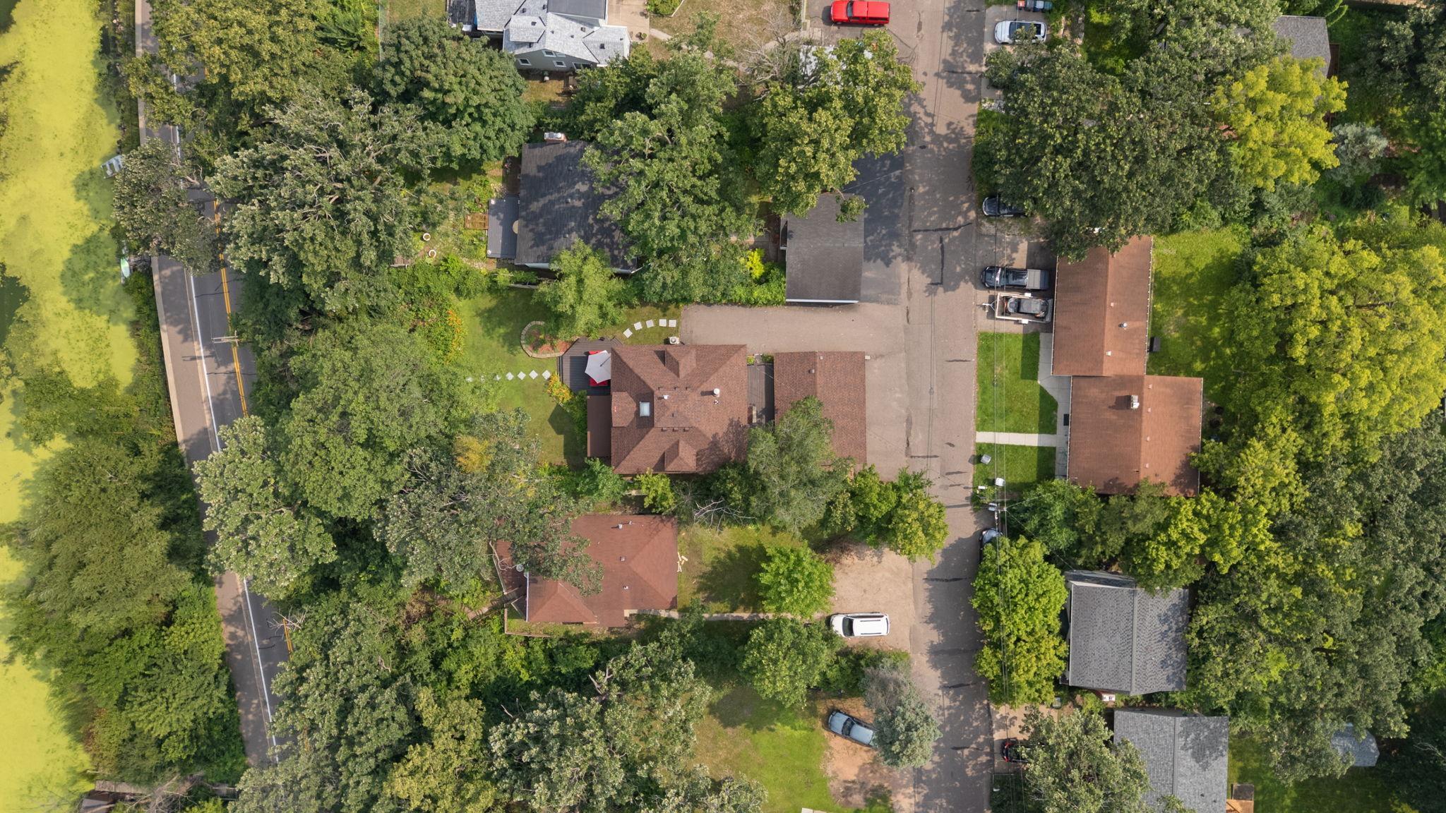 1701 W Medicine Lake Drive
