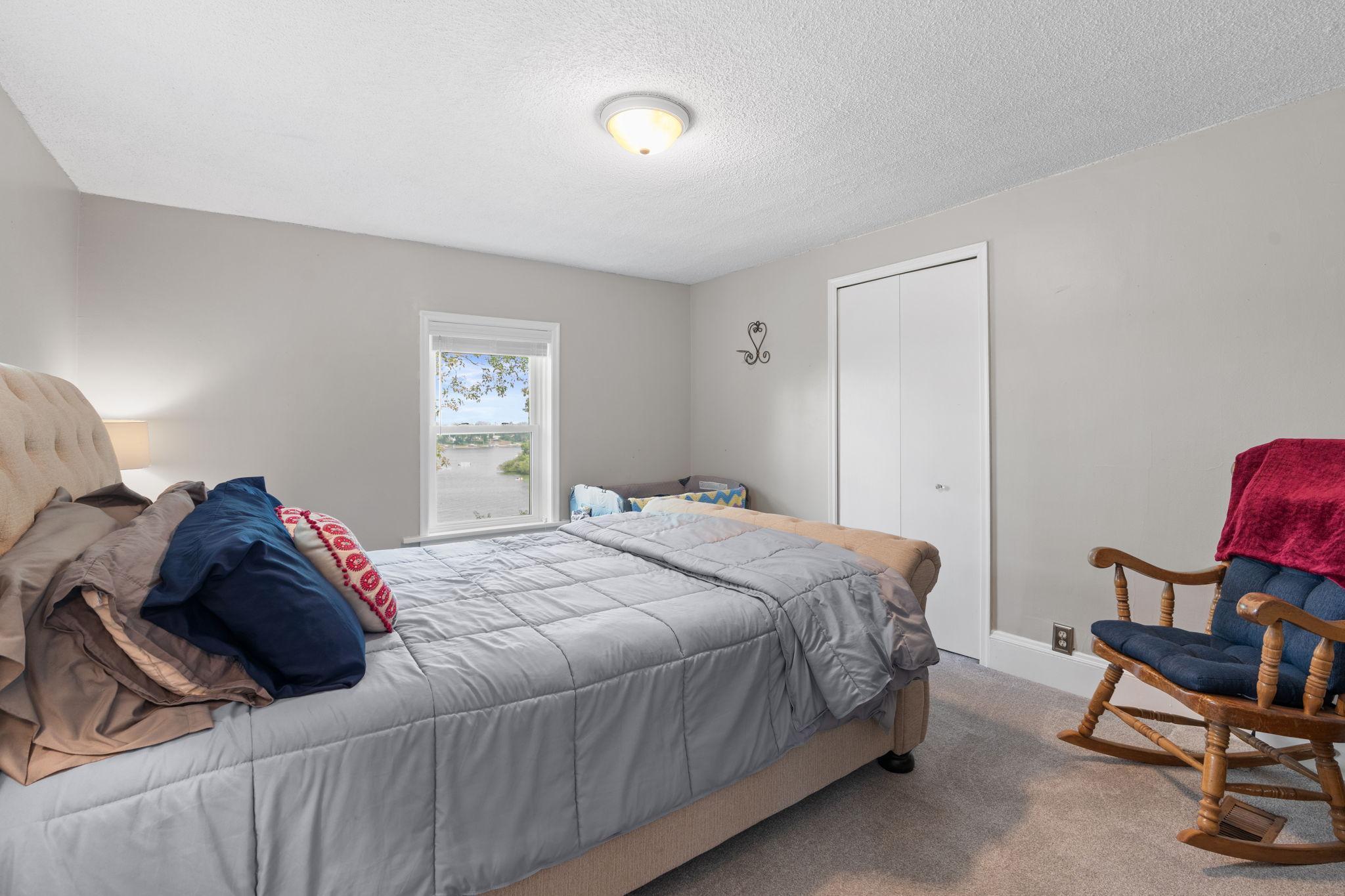 1701 W Medicine Lake Drive