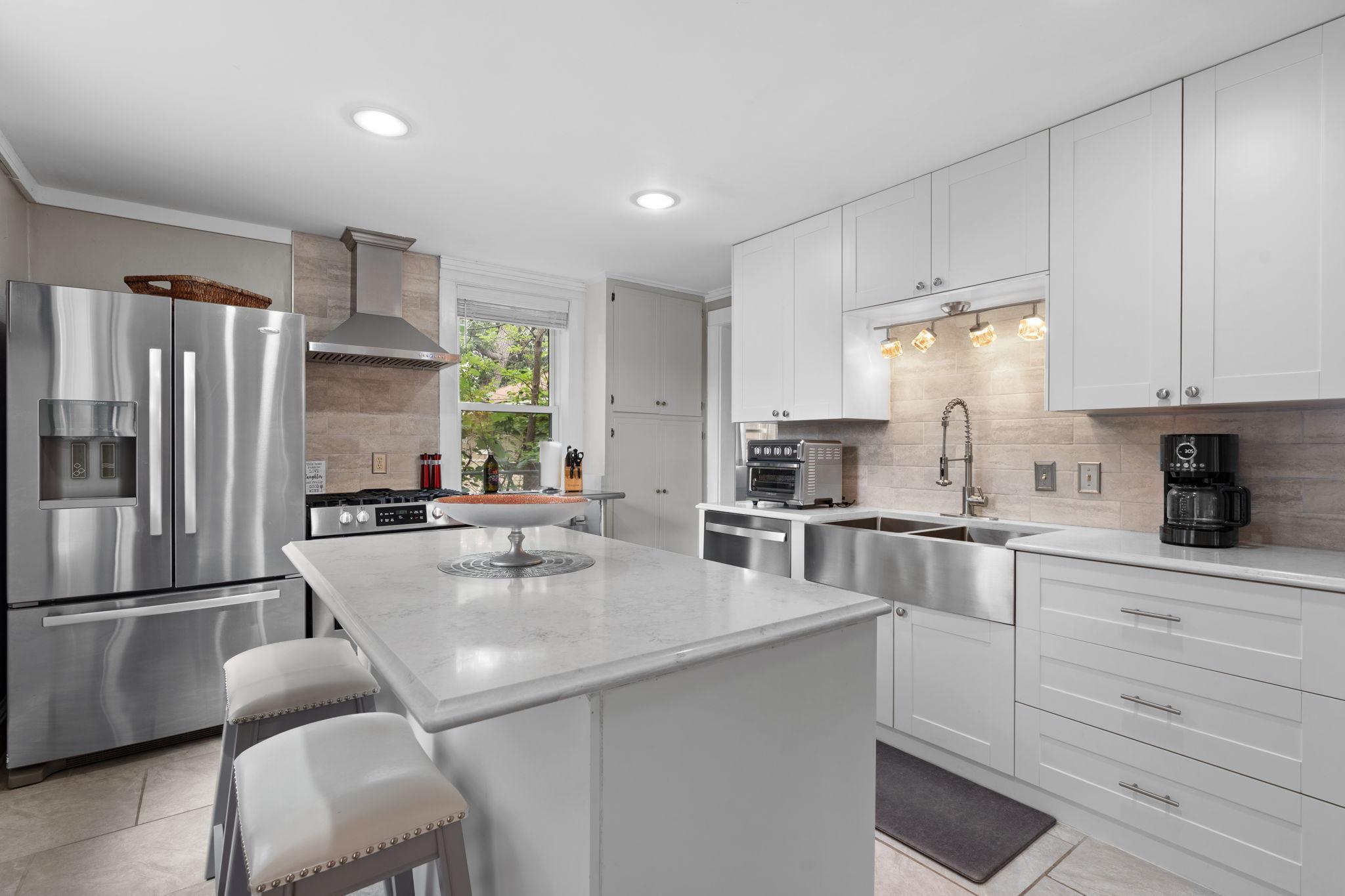 1701 W Medicine Lake Drive