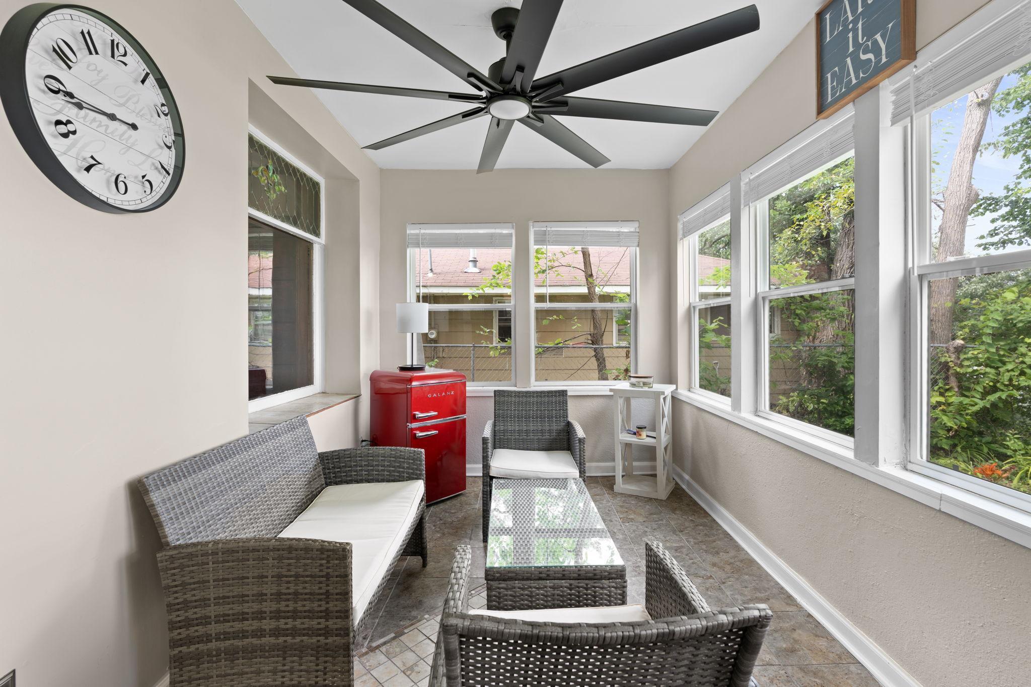 1701 W Medicine Lake Drive