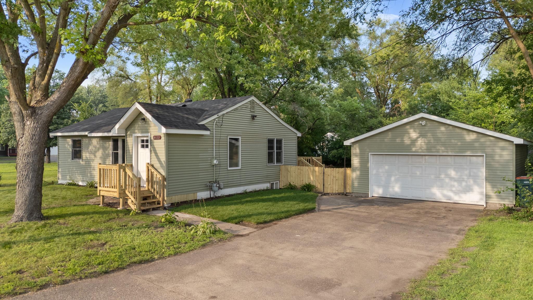 8433 E River Road NW