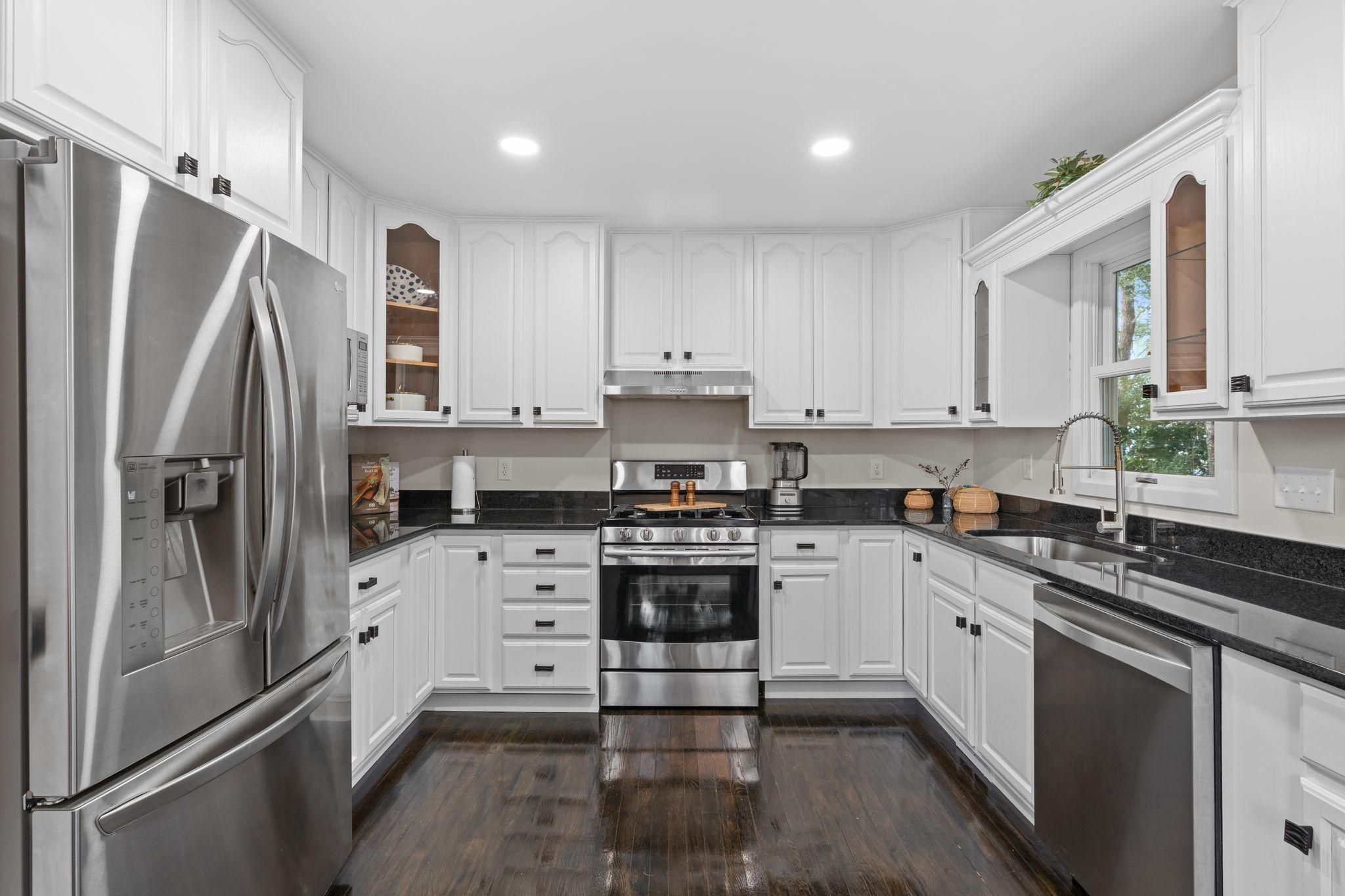 8433 E River Road NW