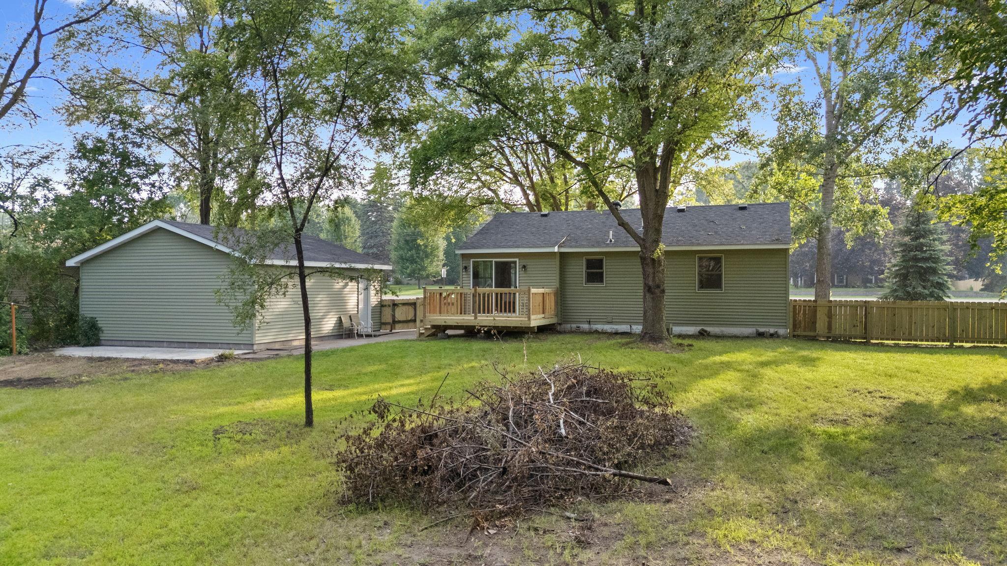 8433 E River Road NW