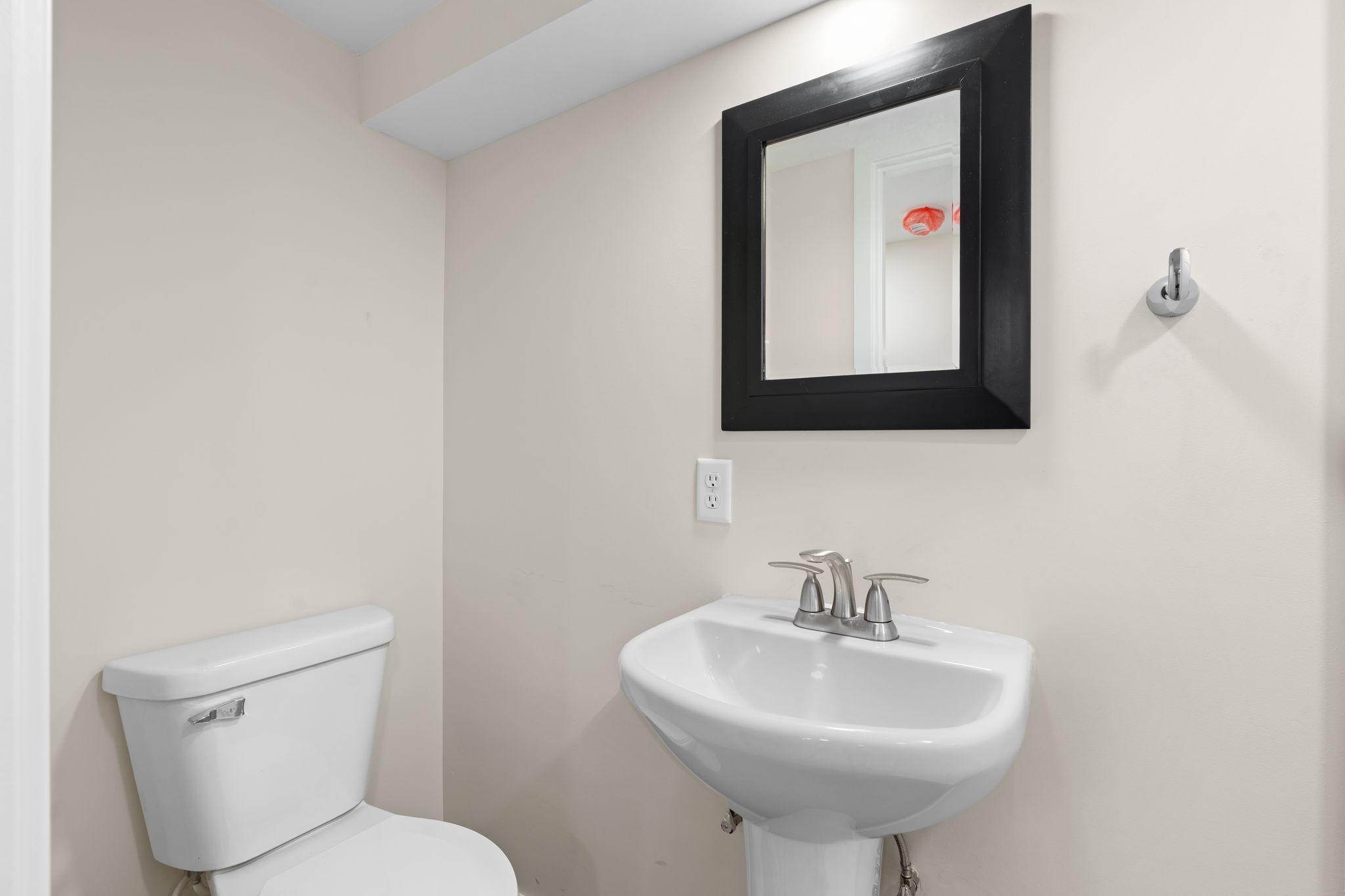 8433 E River Road NW