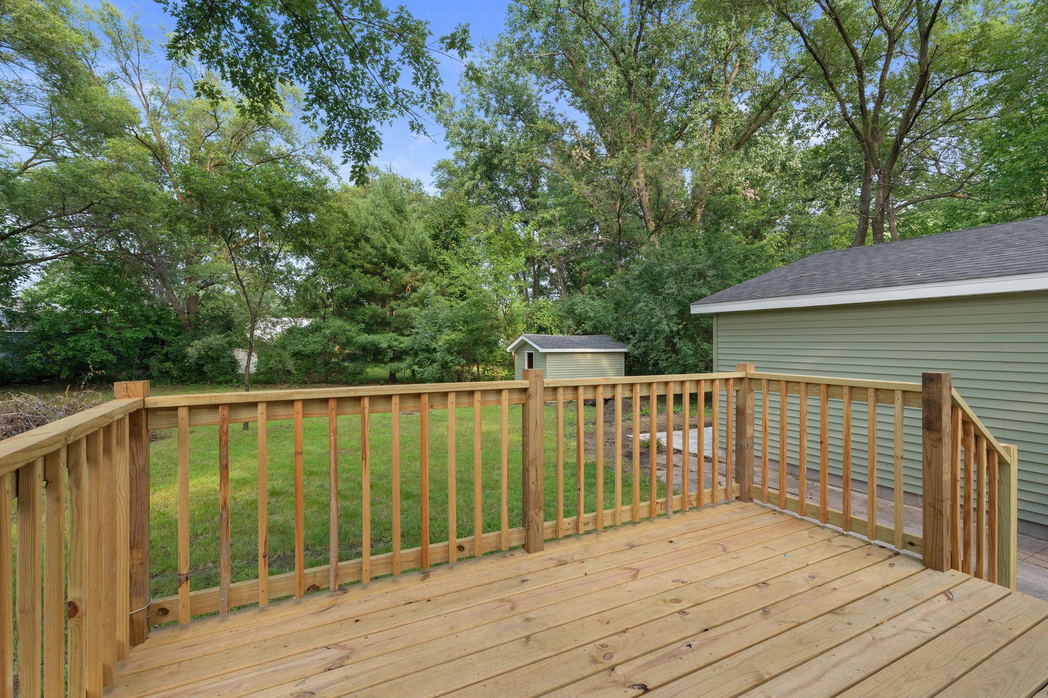 8433 E River Road NW