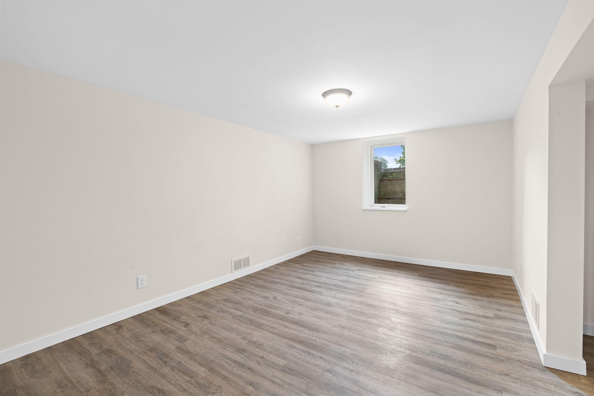 8433 E River Road NW