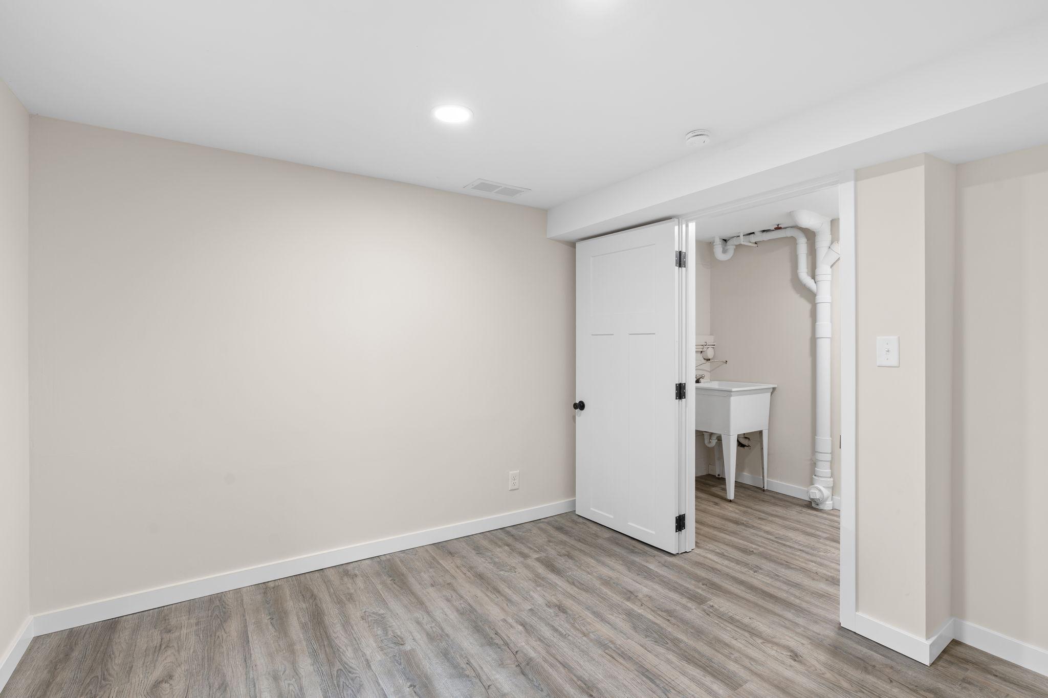 8433 E River Road NW