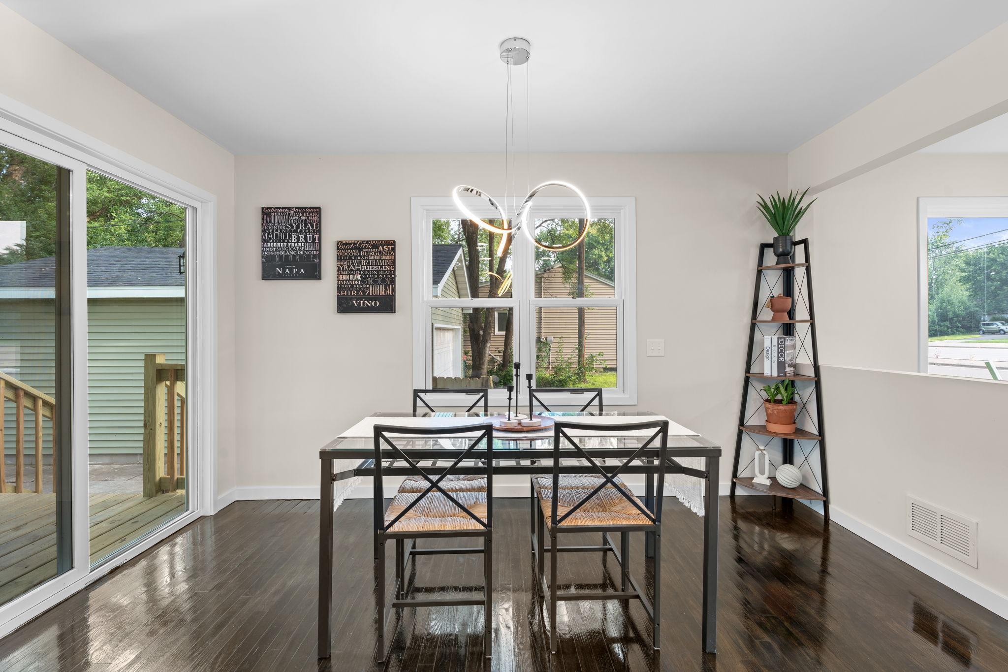 8433 E River Road NW