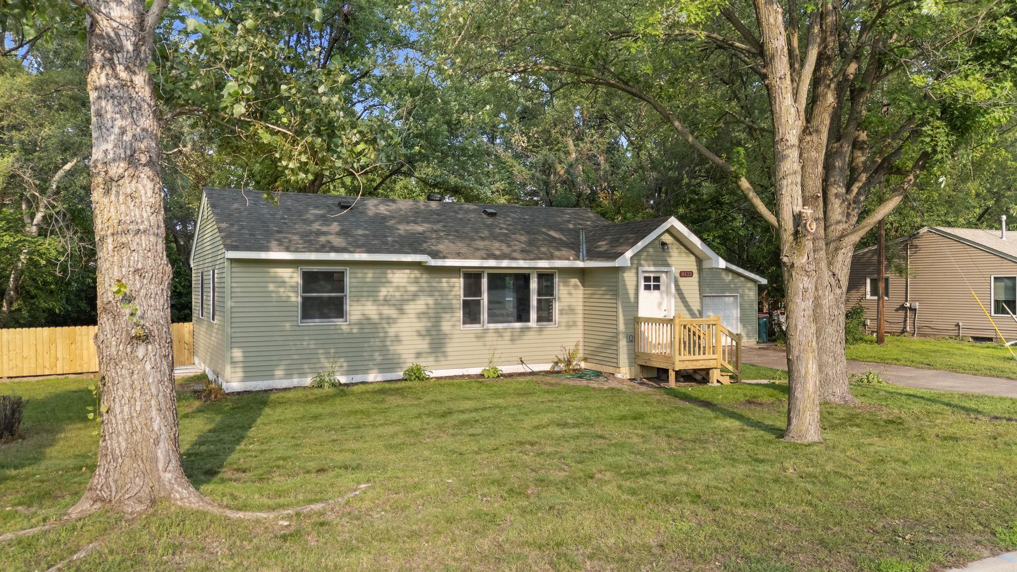 8433 E River Road NW