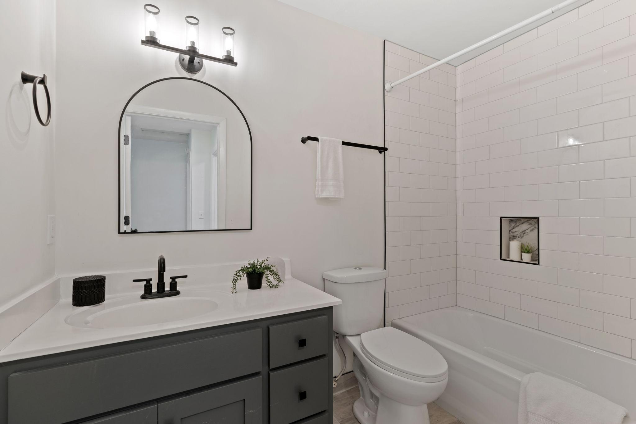 6819 Toledo Avenue N