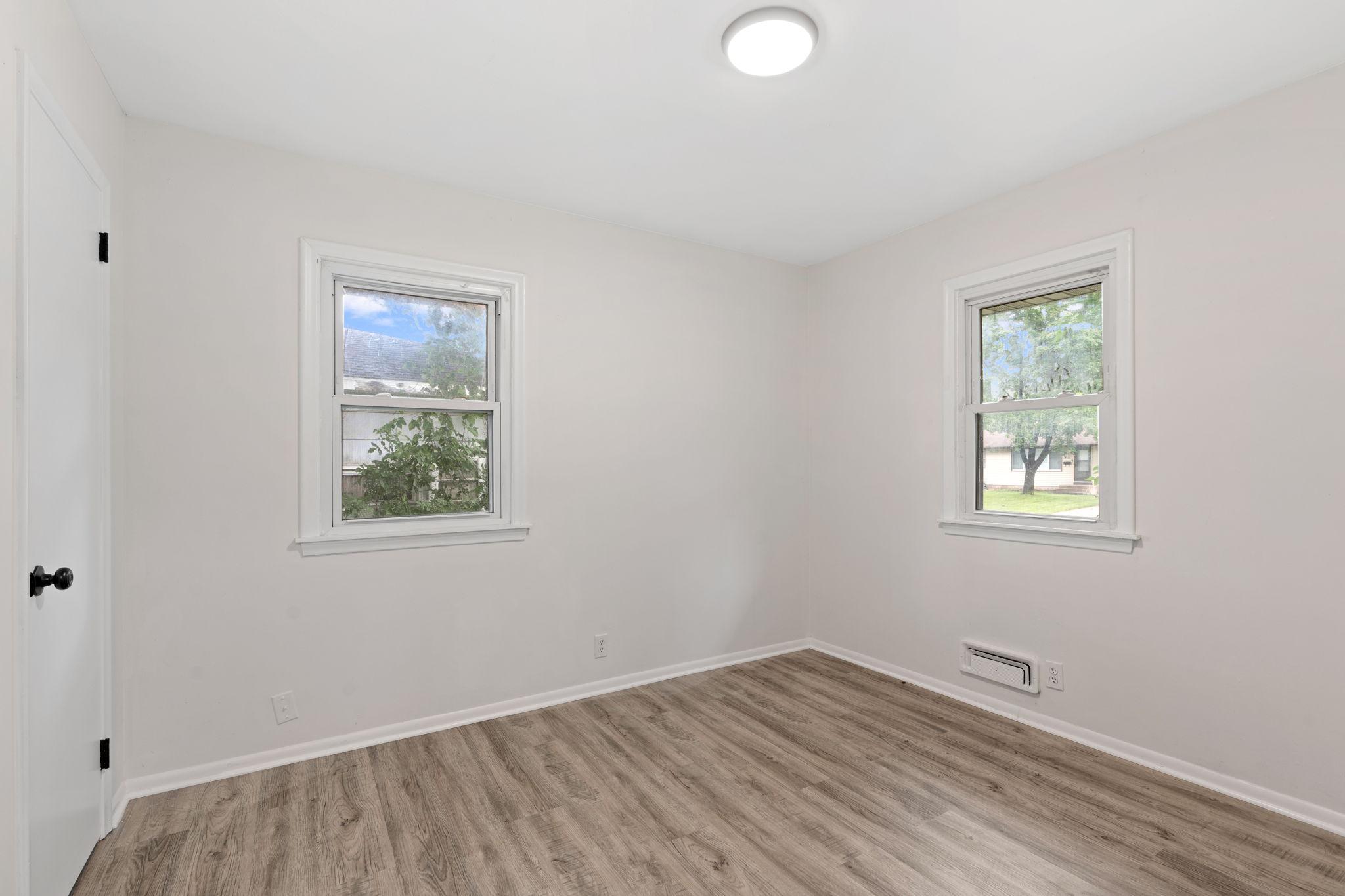 6819 Toledo Avenue N