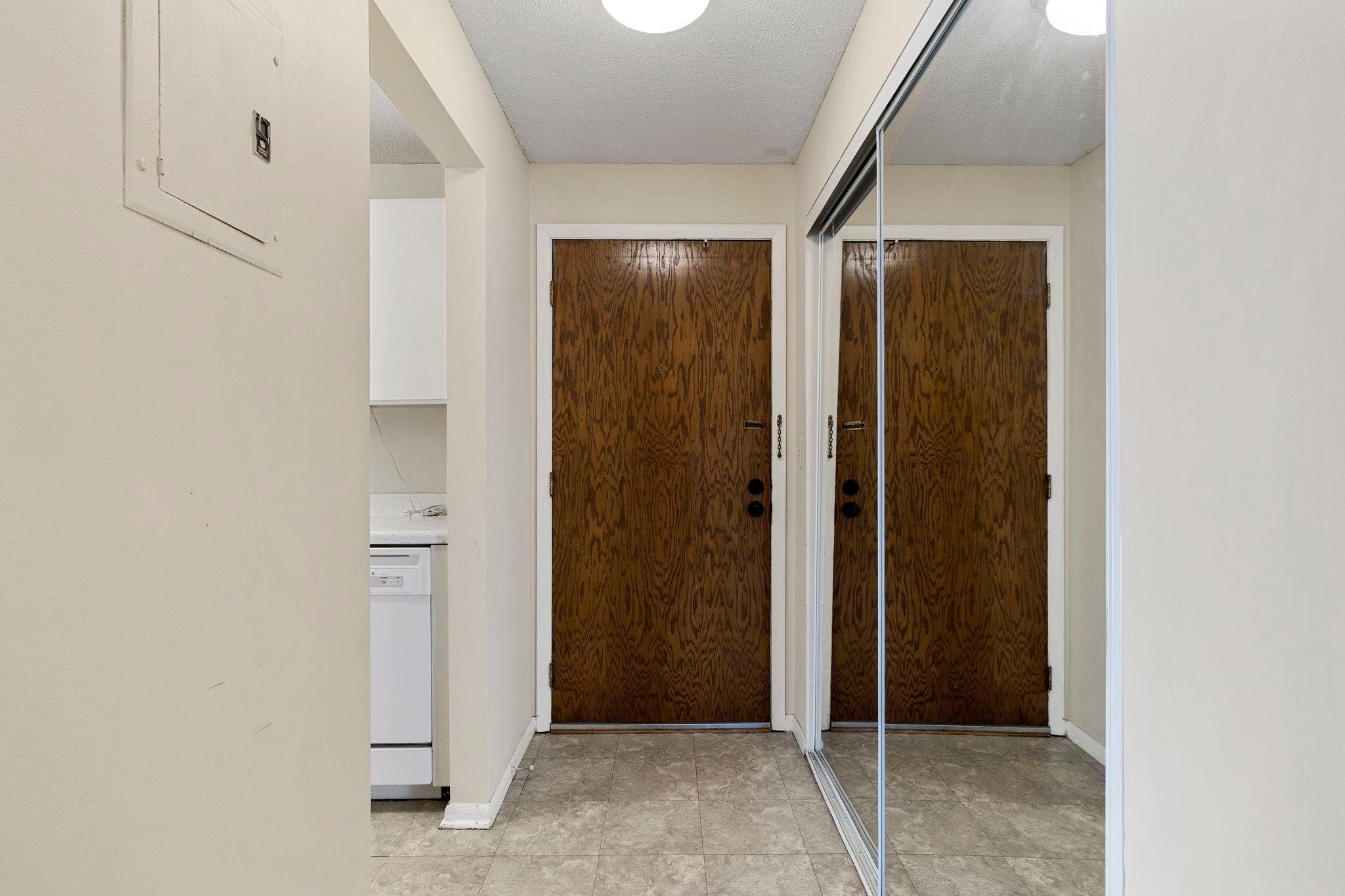 329 Geneva Avenue N Unit: 411