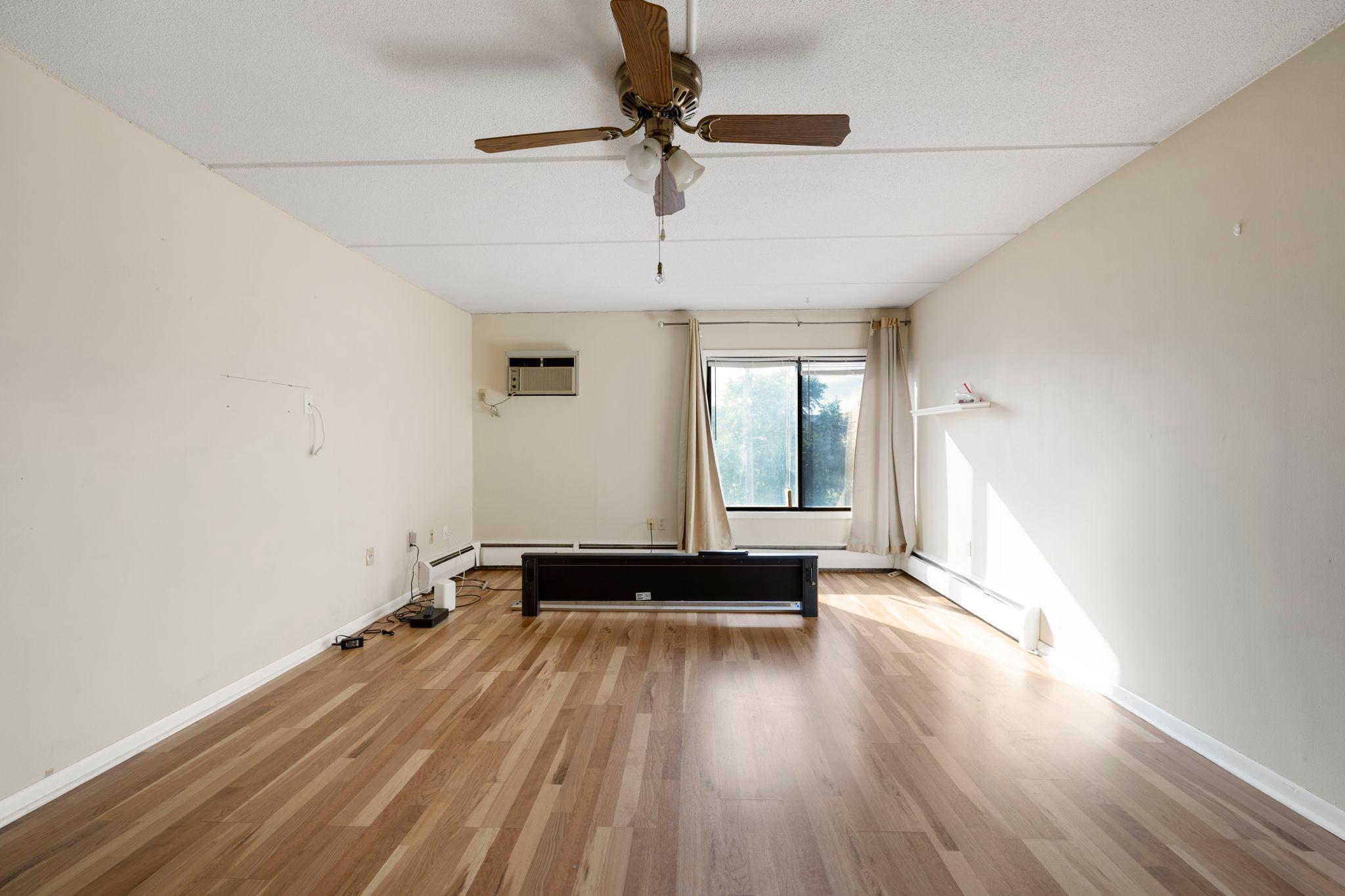 329 Geneva Avenue N Unit: 411