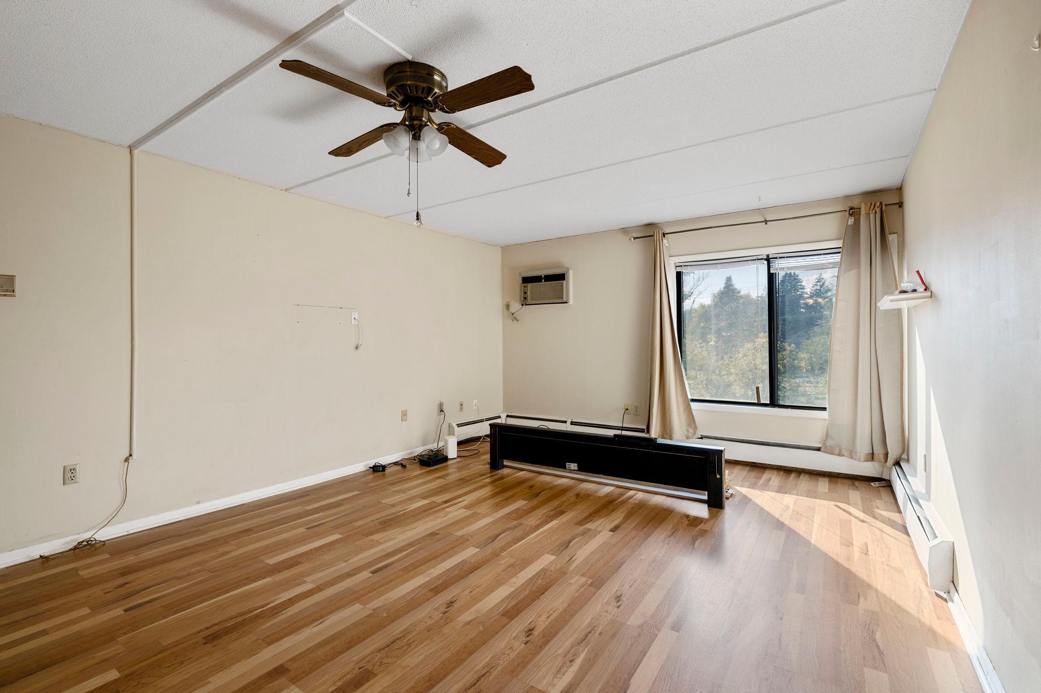 329 Geneva Avenue N Unit: 411