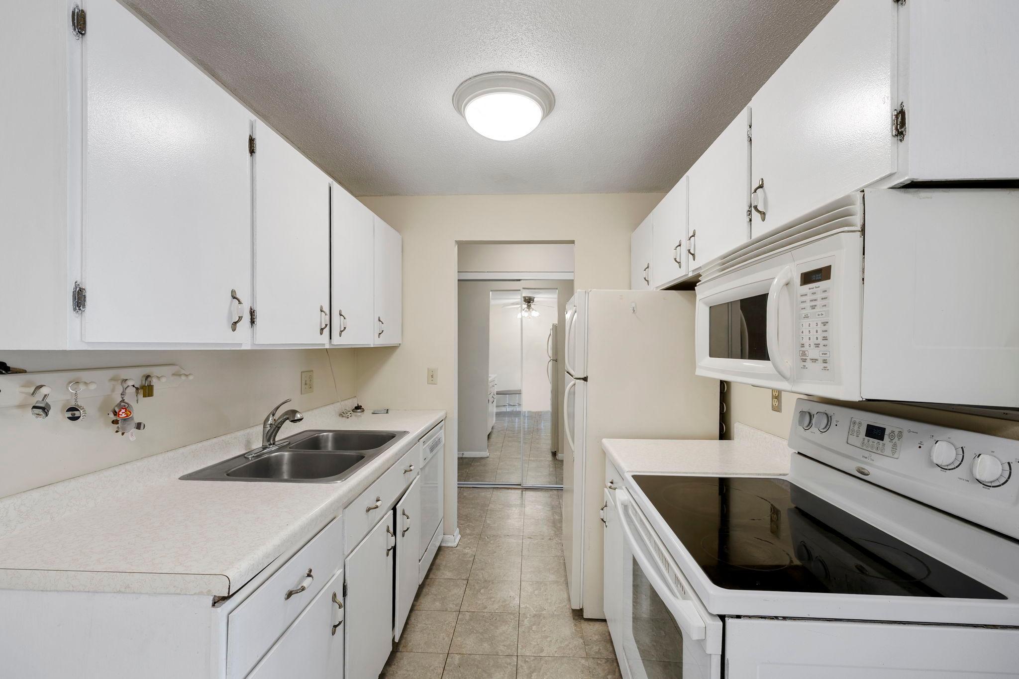 329 Geneva Avenue N Unit: 411