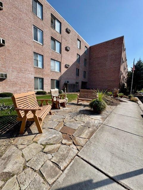 329 Geneva Avenue N Unit: 411