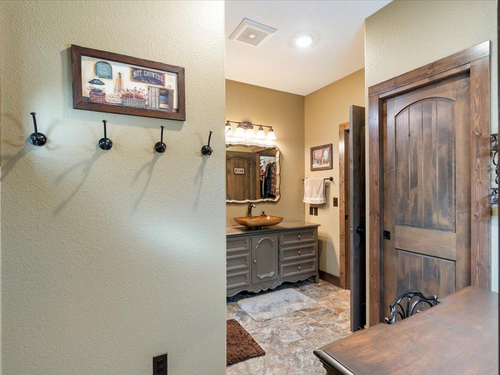 3885 Branch Trail
