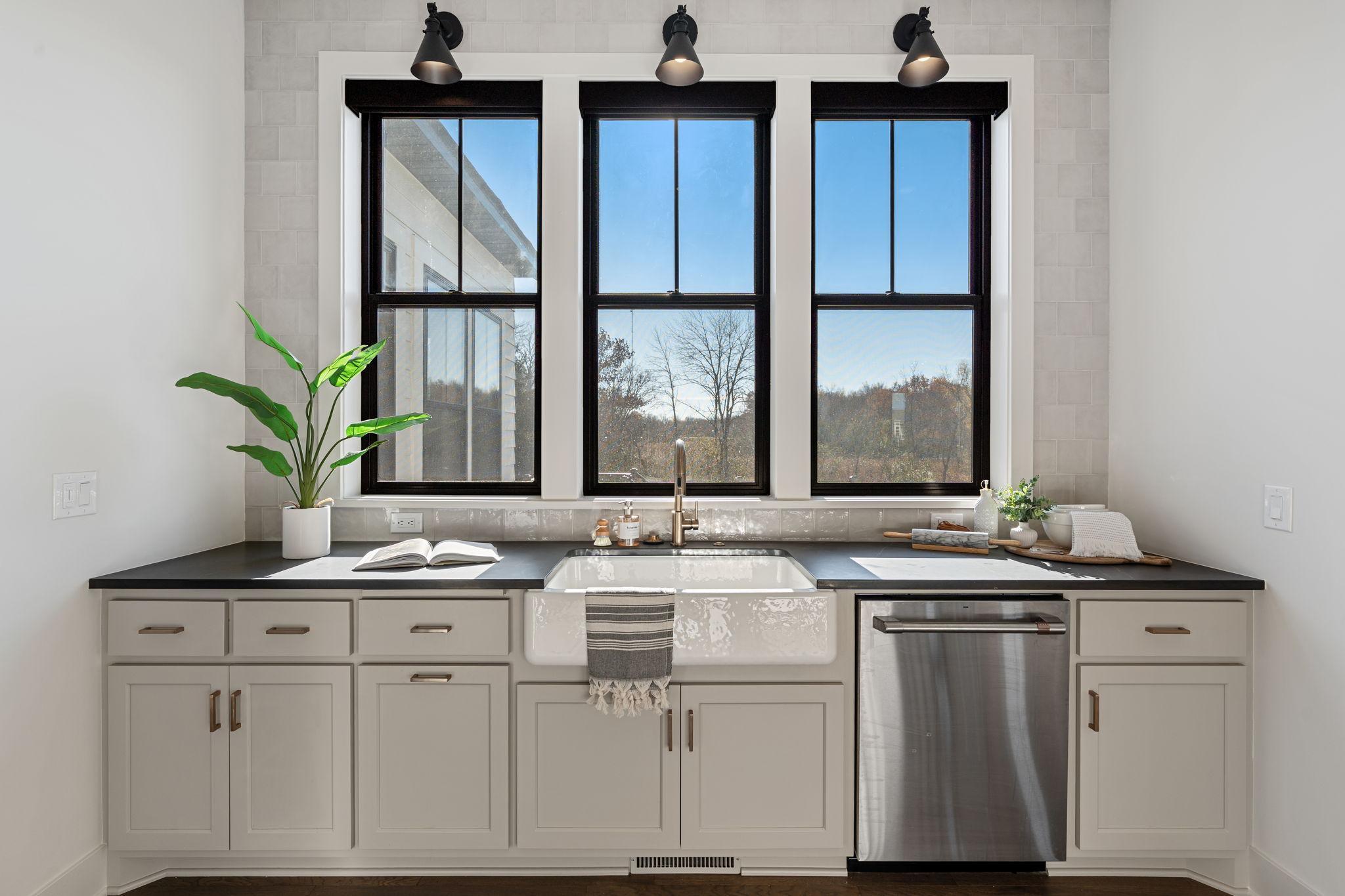 1979 Leaping Deer Circle