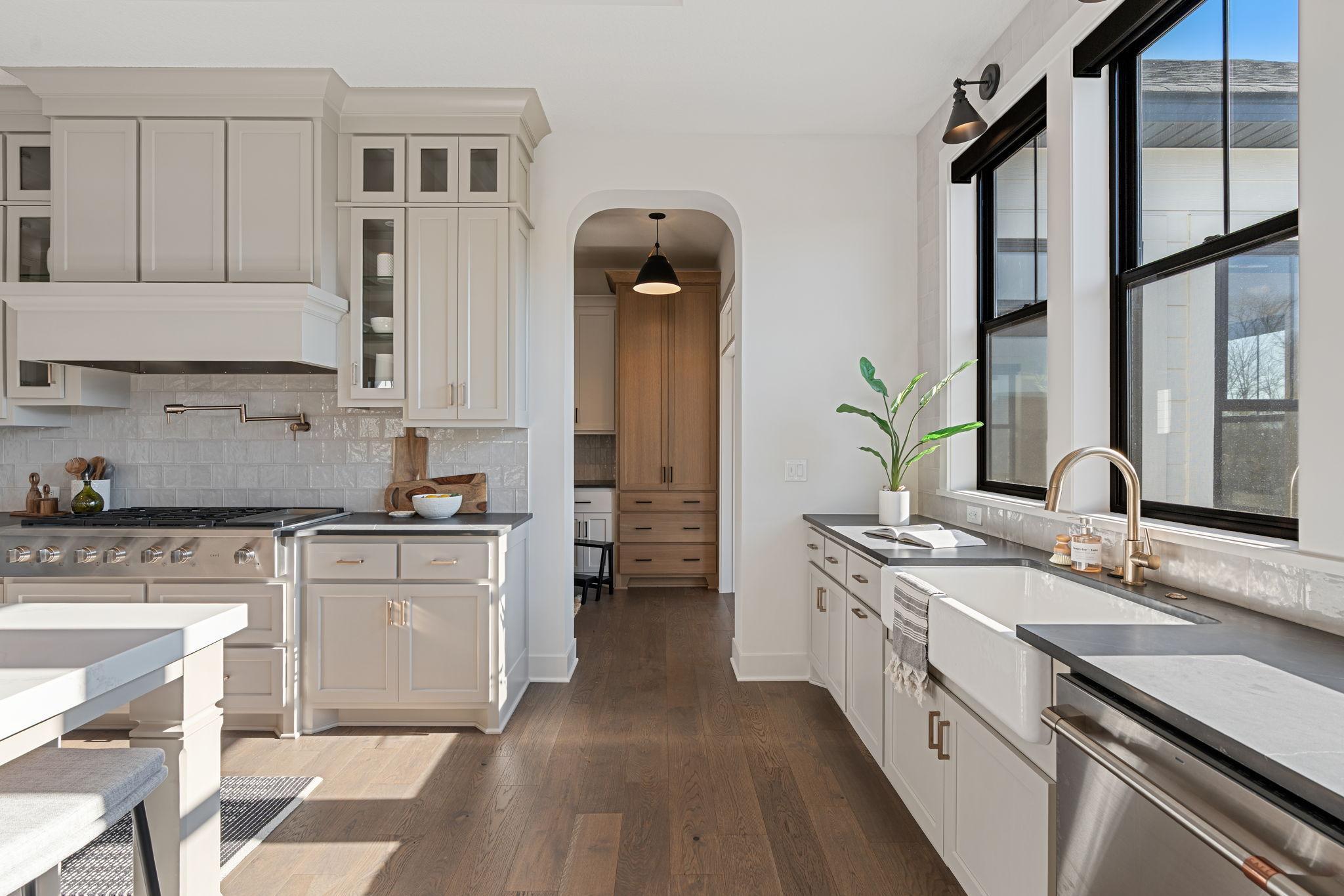 1979 Leaping Deer Circle