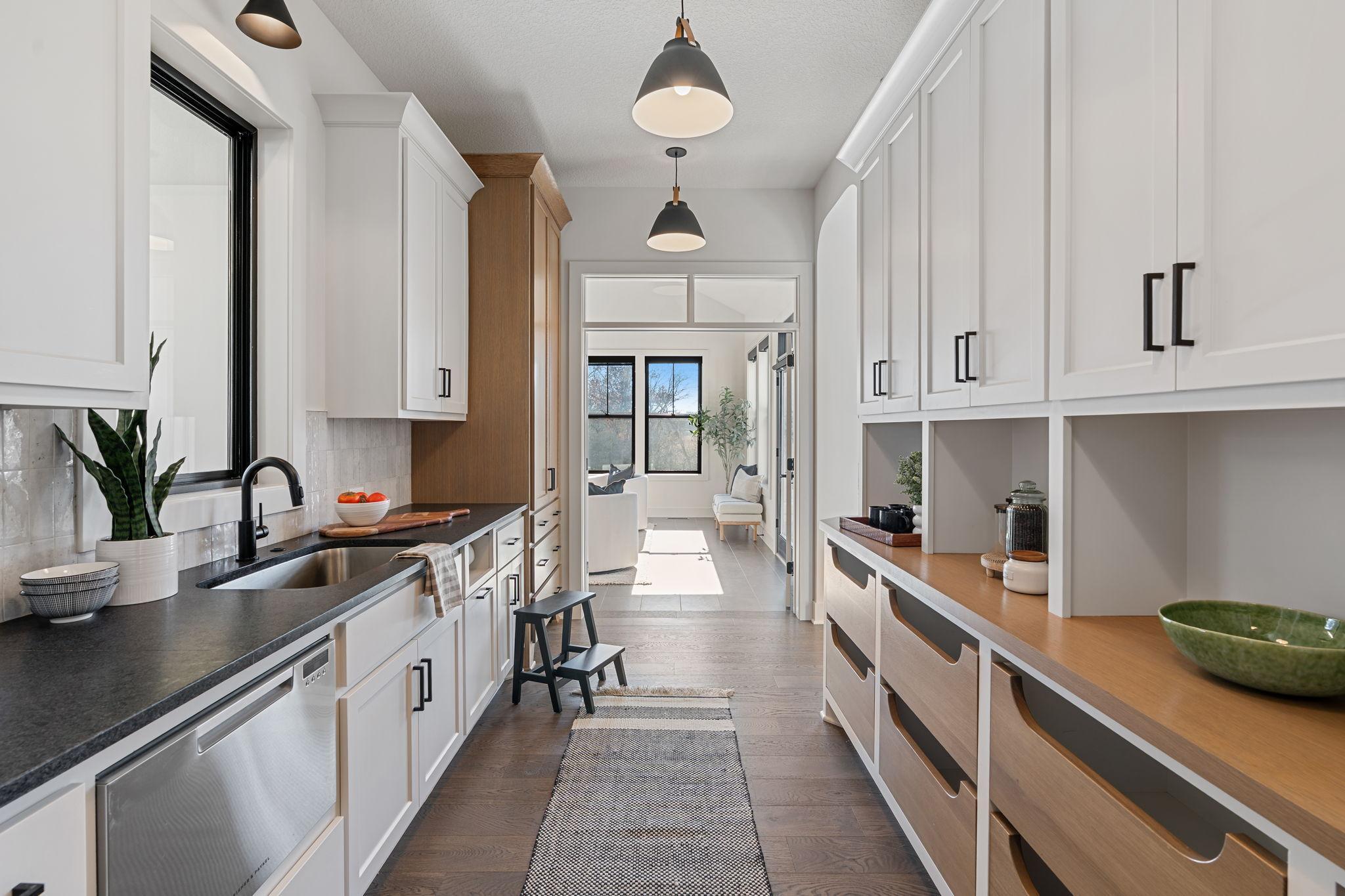 1979 Leaping Deer Circle