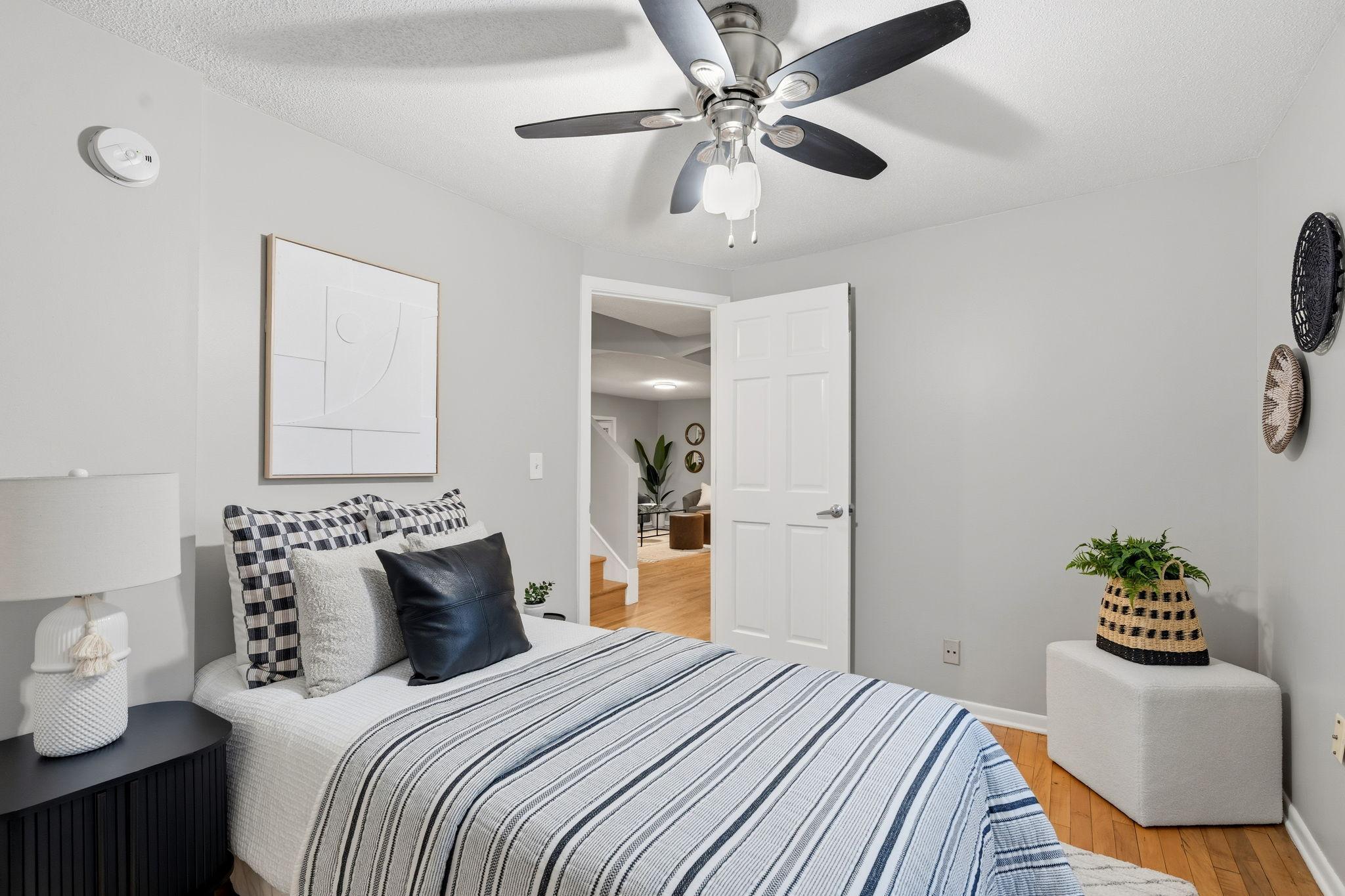 5818 Emerson Avenue N