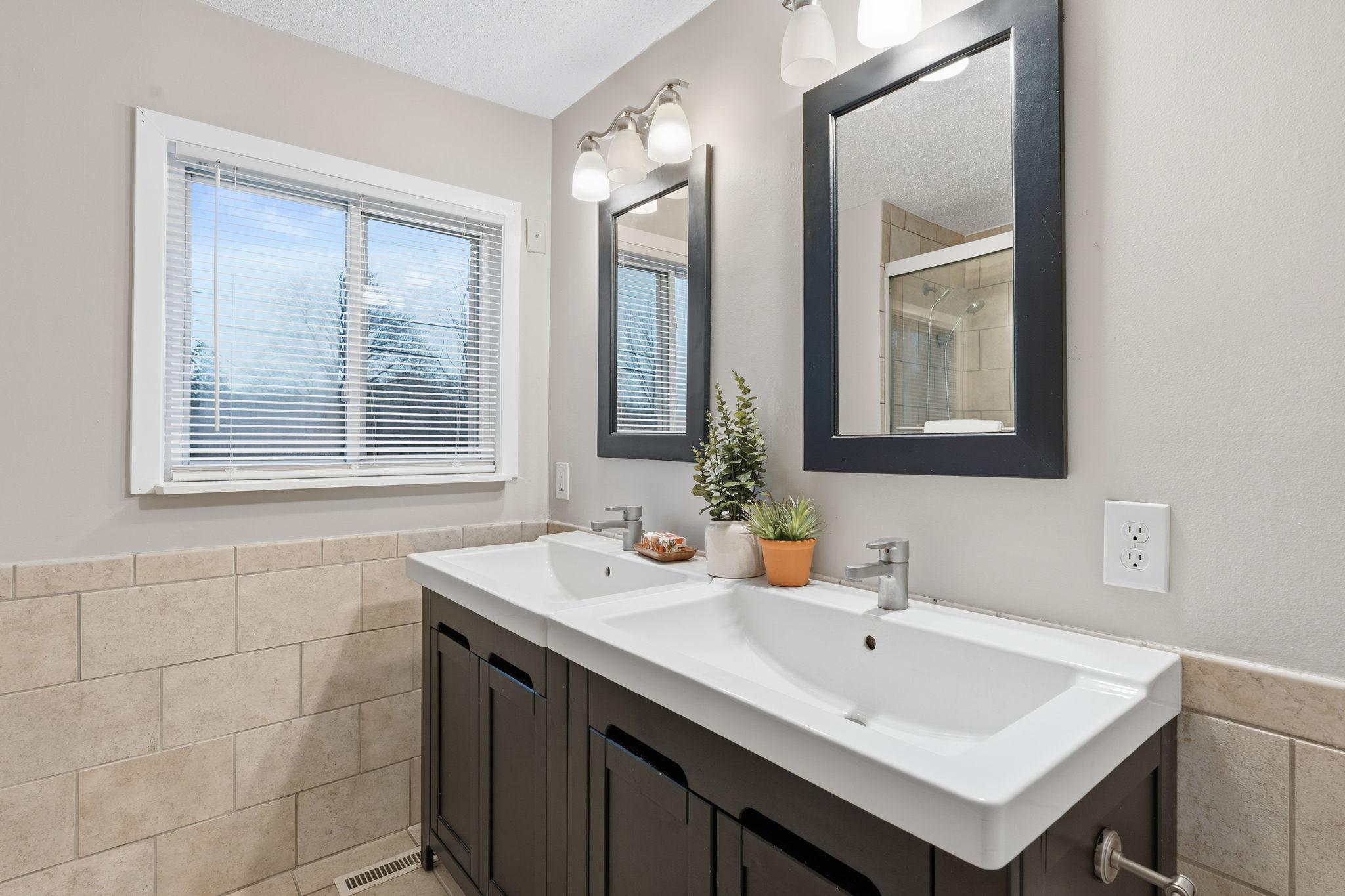 5818 Emerson Avenue N