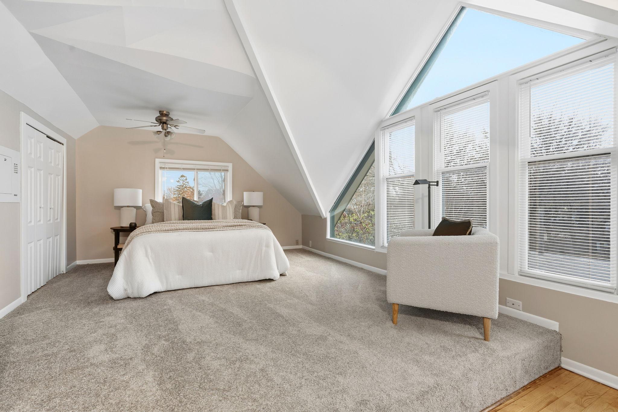 5818 Emerson Avenue N